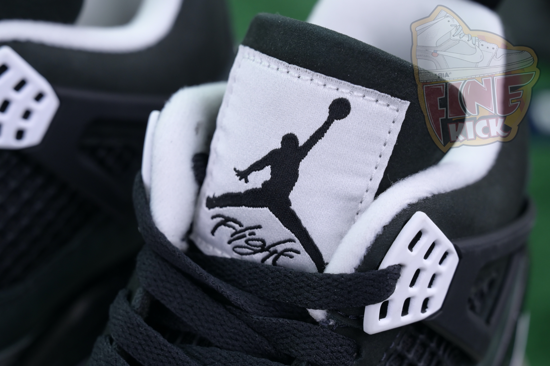 Air Jordan 4