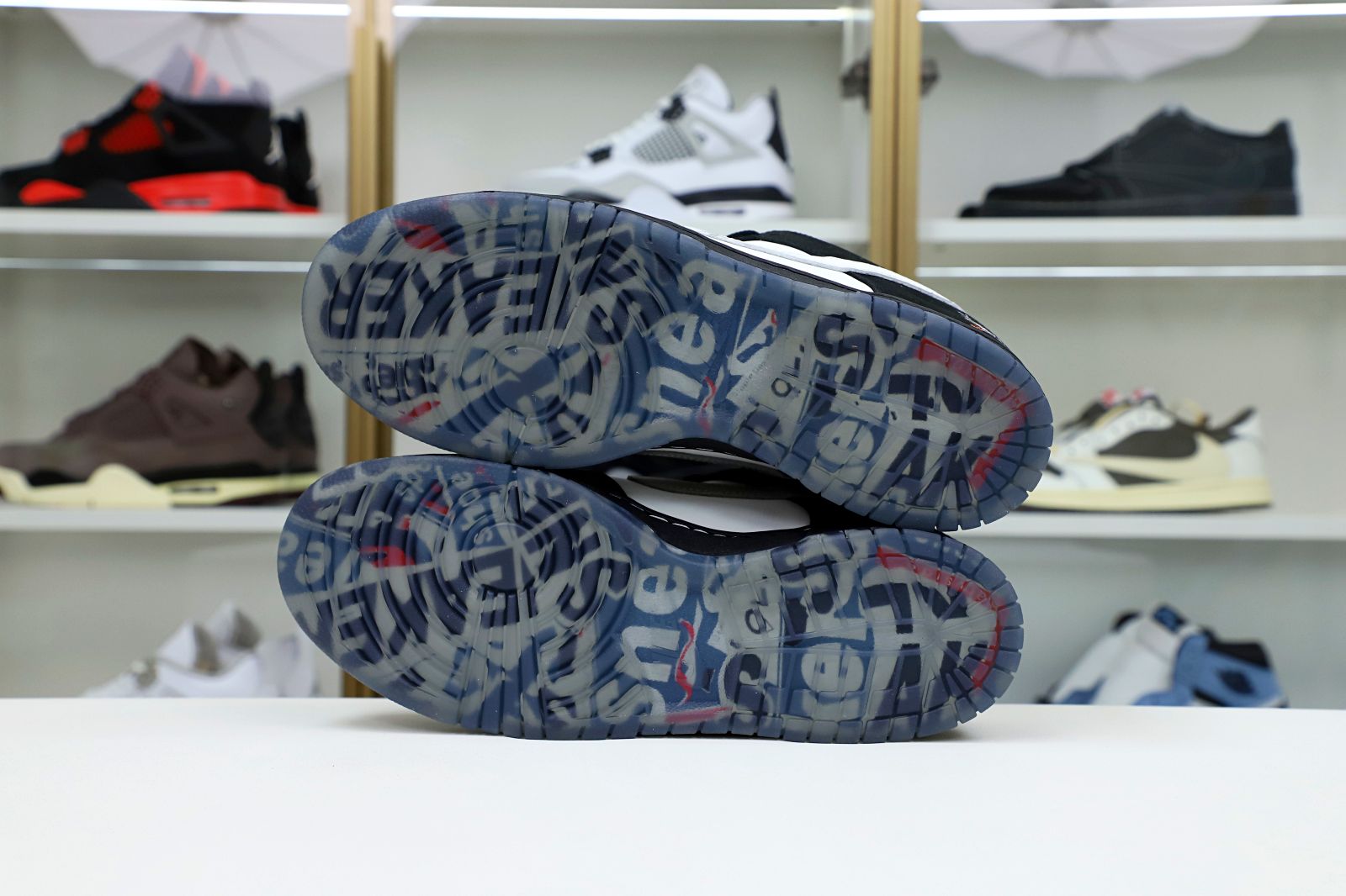 NIKE SB DUNK LOW STAPLE PANDA PIGEON (REGULAR BOX) - finekick.vip