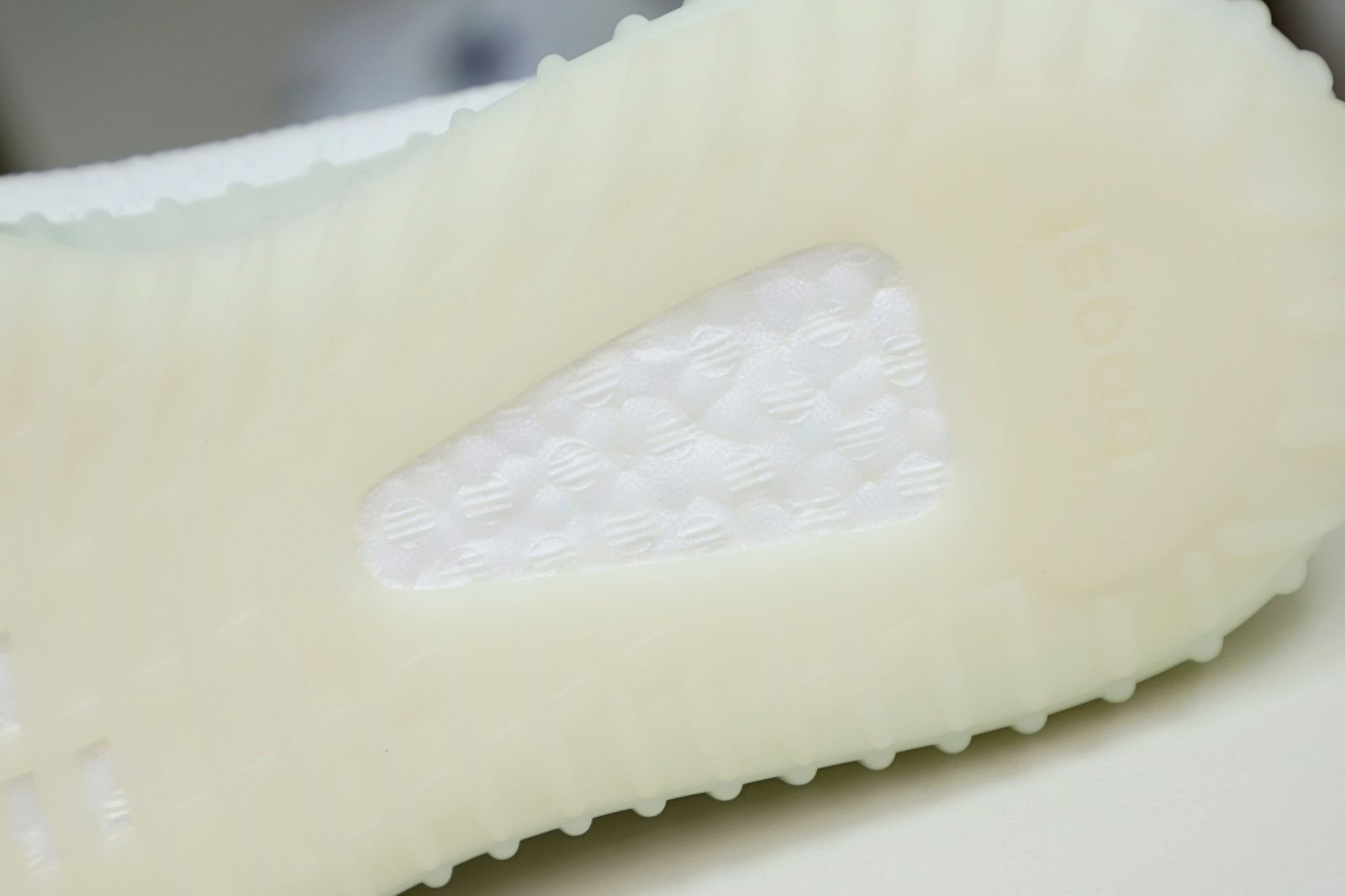 YEEZY BOOST 350 V2 'CREAM WHITE / TRIPLE WHITE' - finekick.vip