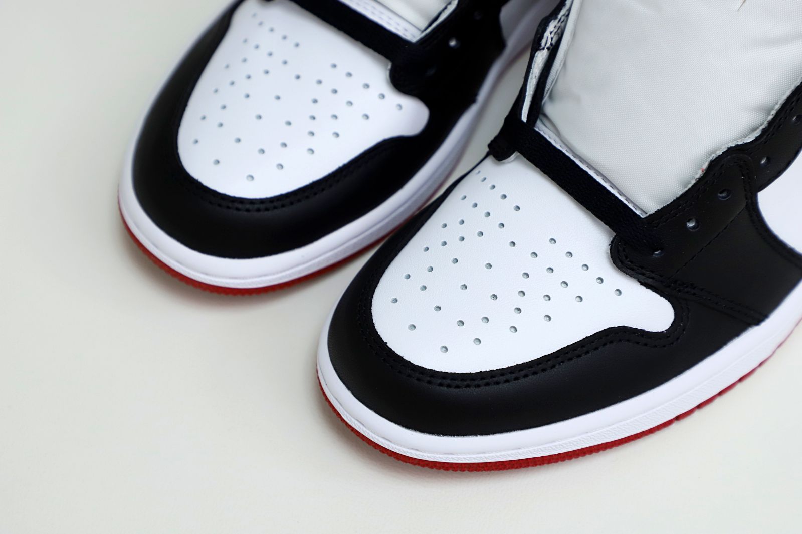 Air Jordan 1 Retro Black Toe (2016) - finekick.vip