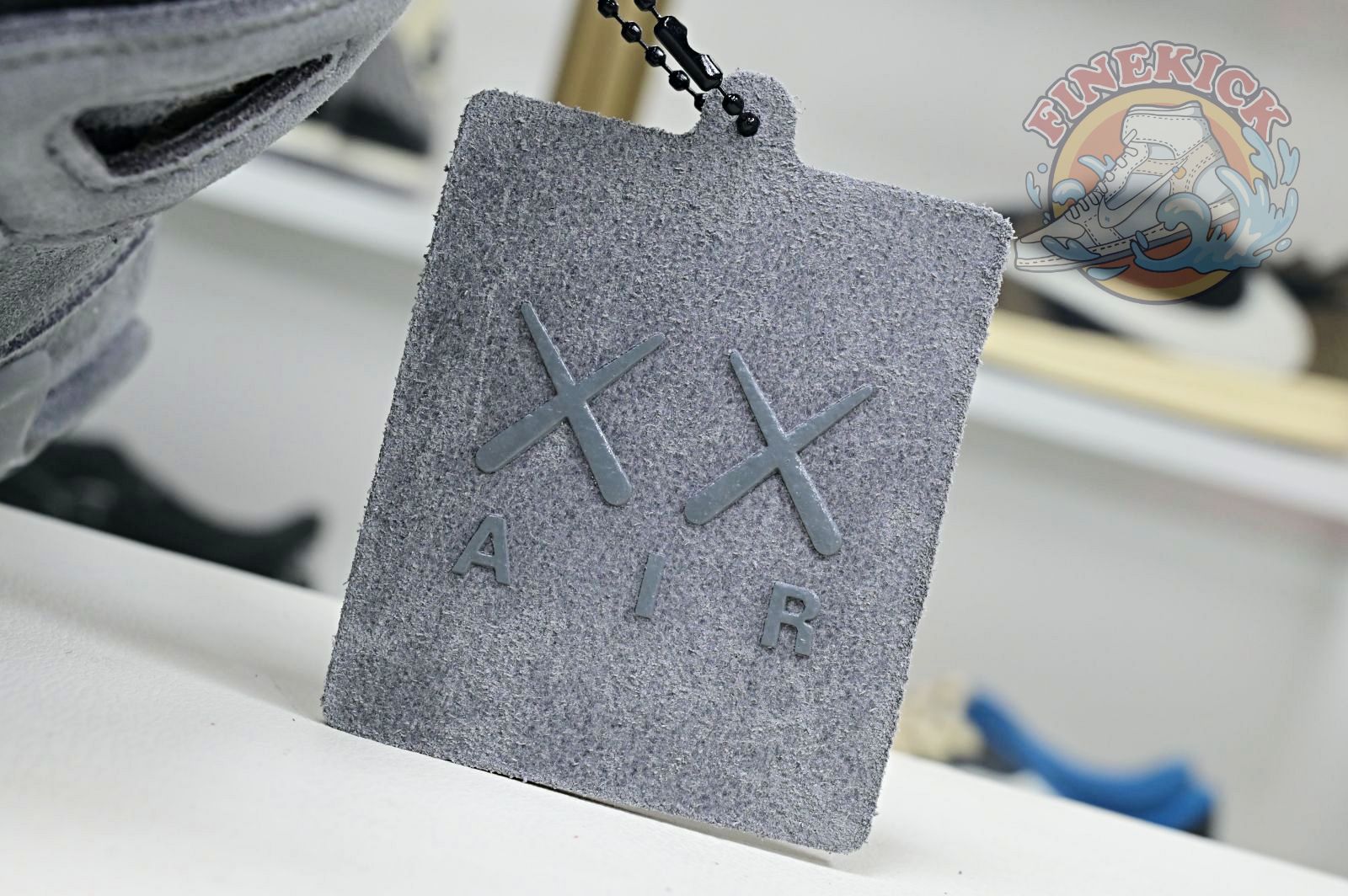 Air Jordan 4 retro kaws - finekick.vip