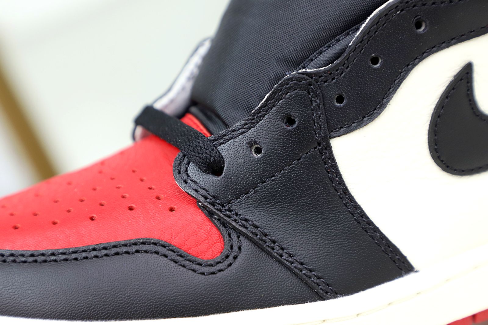 AIR JORDAN 1 RETRO HIGH OG 'BRED TOE' - finekick.vip