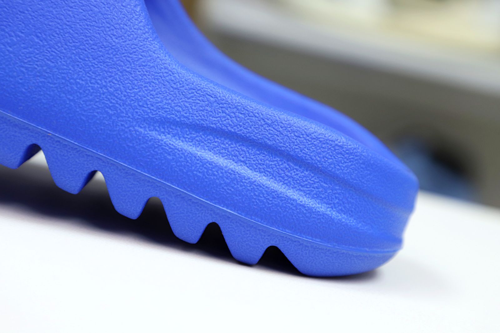 YEEZY SLIDE AZURE 2022 - finekick.vip