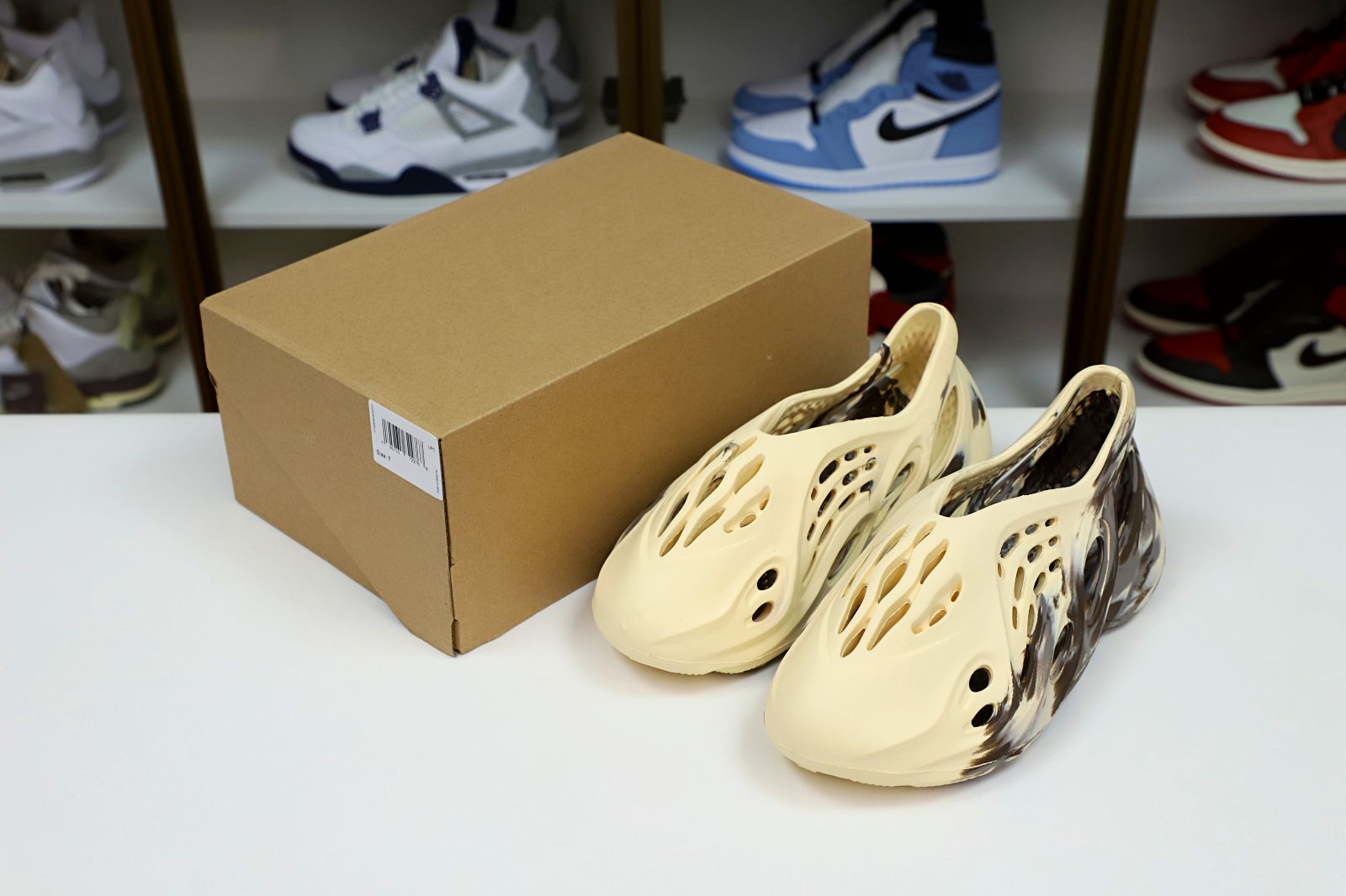 YEEZY FOAM RUNNER 'MX CREAM CLAY' - finekick.vip