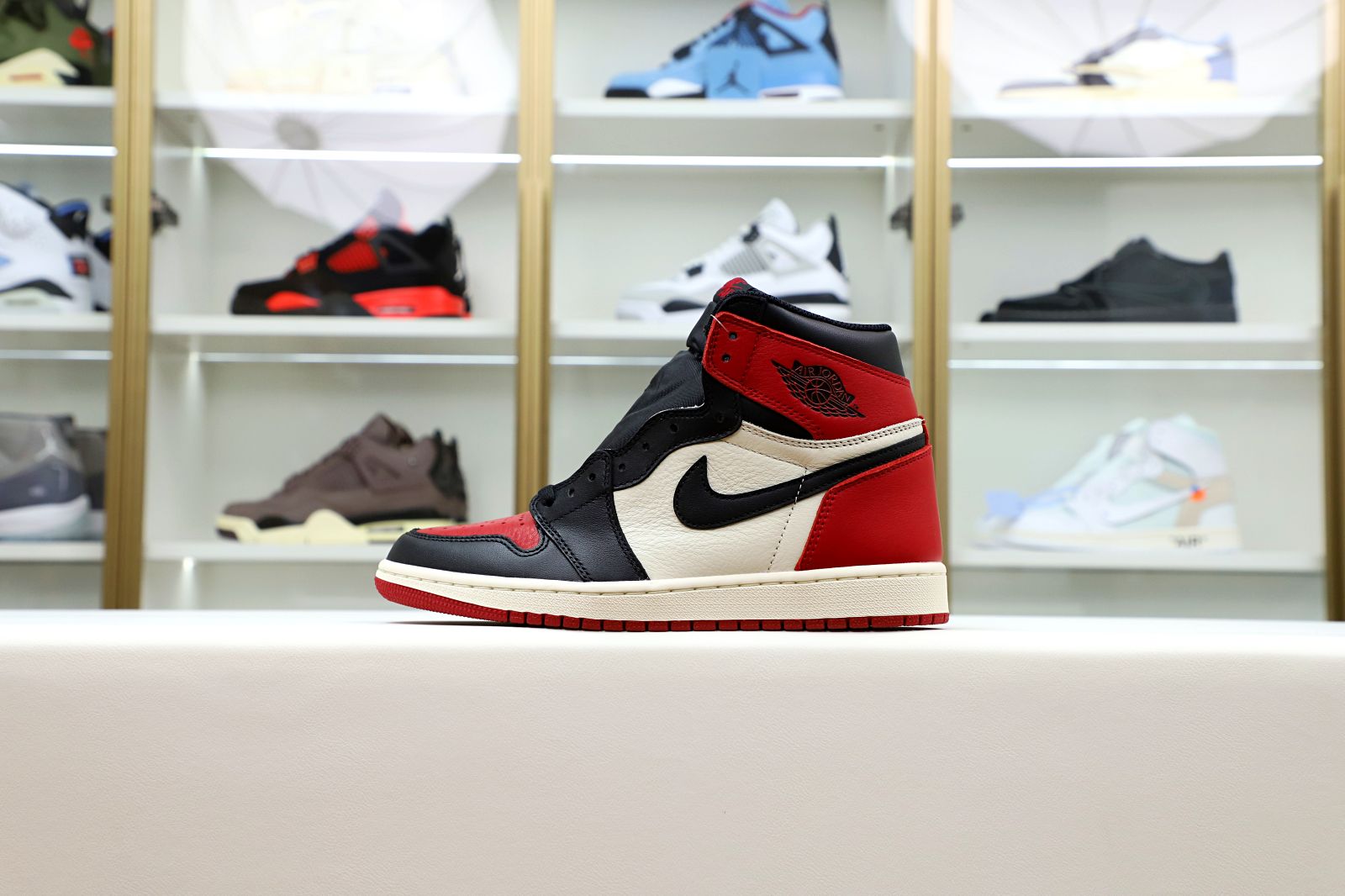AIR JORDAN 1 RETRO HIGH OG 'BRED TOE' - finekick.vip