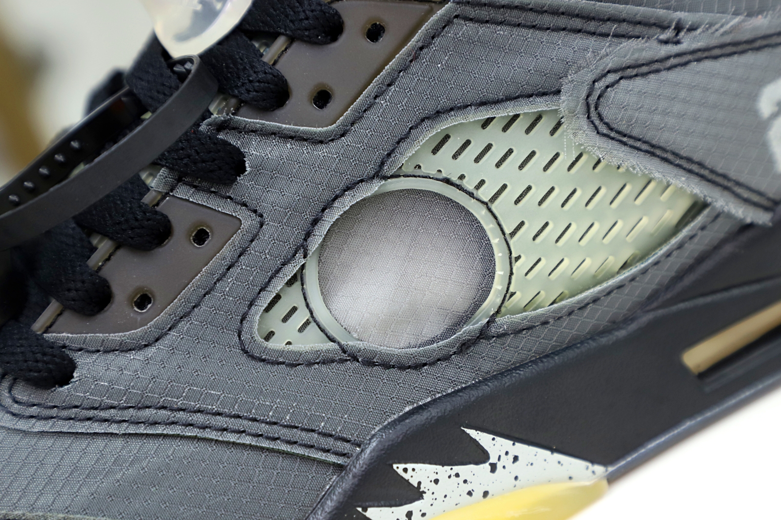 OFF-WHITE X AIR JORDAN 5 RETRO SP 'MUSLIN' - finekick.vip