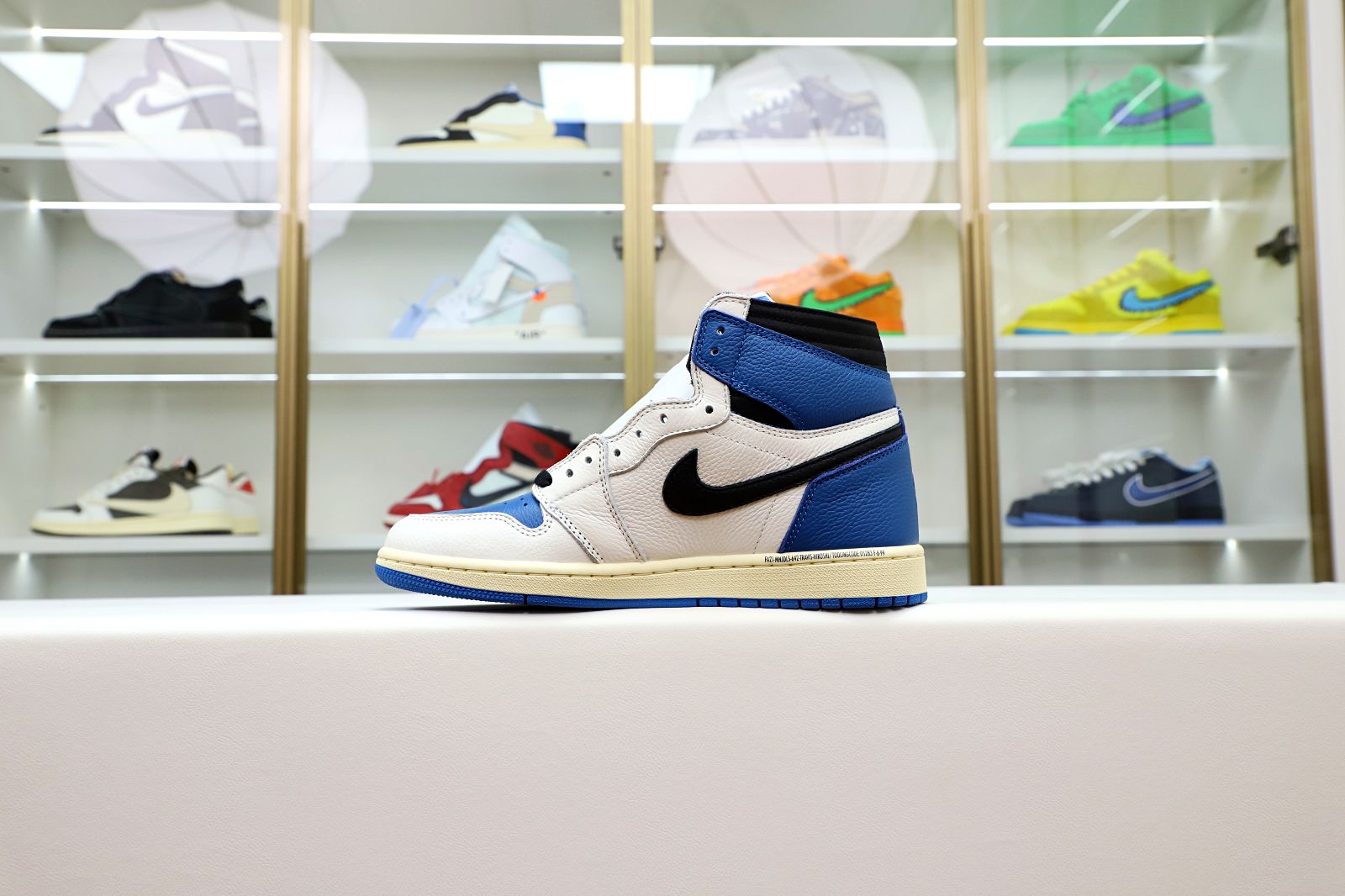FRAGMENT DESIGN X TRAVIS SCOTT X AIR JORDAN 1 RETRO HIGH - finekick.vip