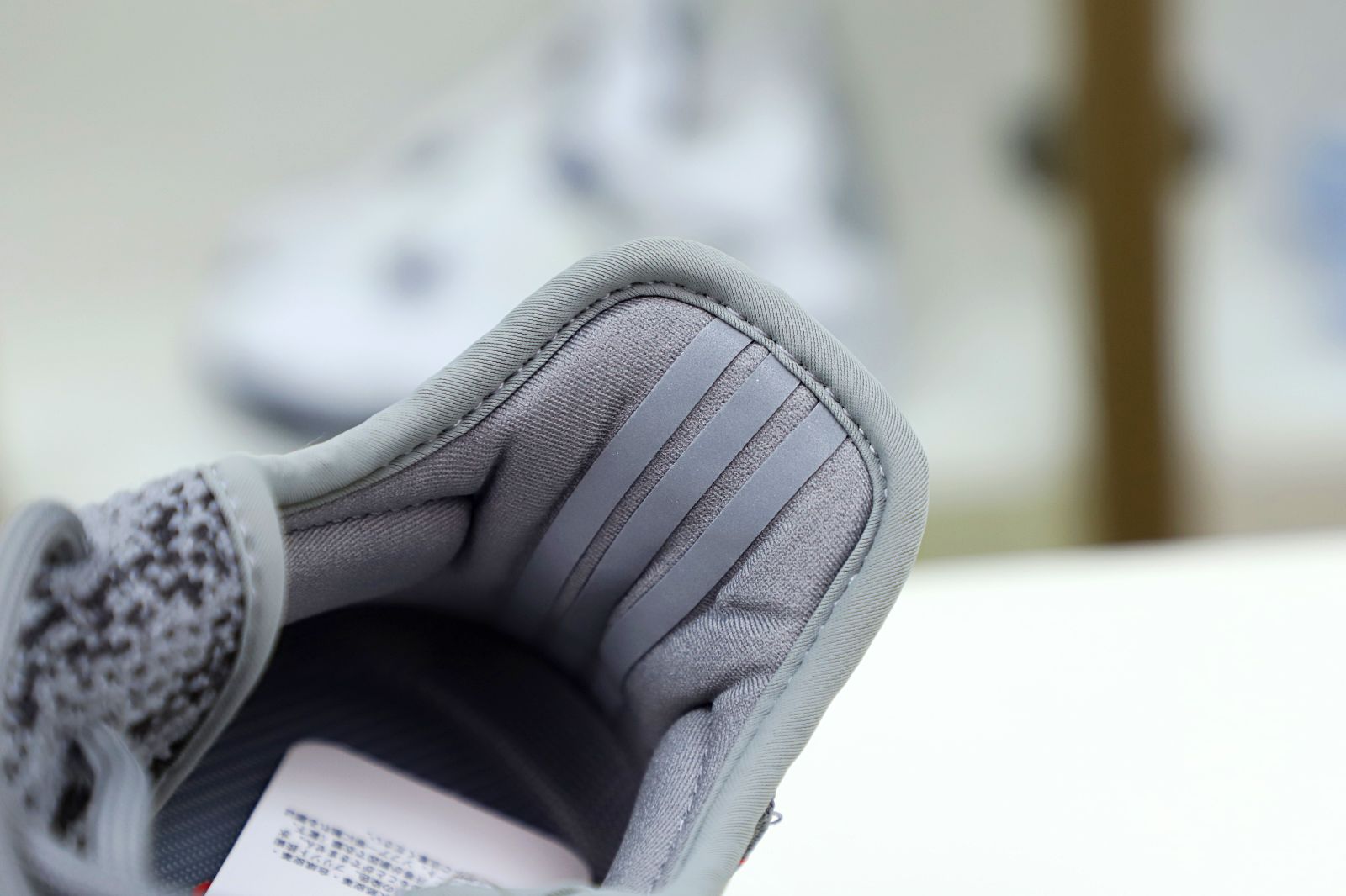 YEEZY BOOST 350 V2 'BELUGA 2.0' - finekick.vip