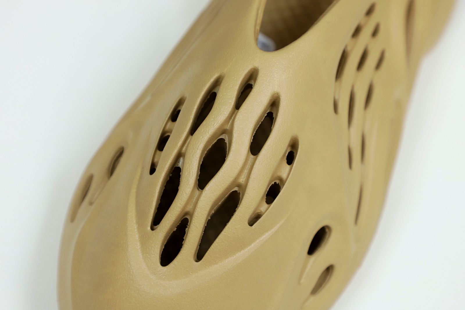 YEEZY FOAM RUNNER 'OCHRE' - finekick.vip