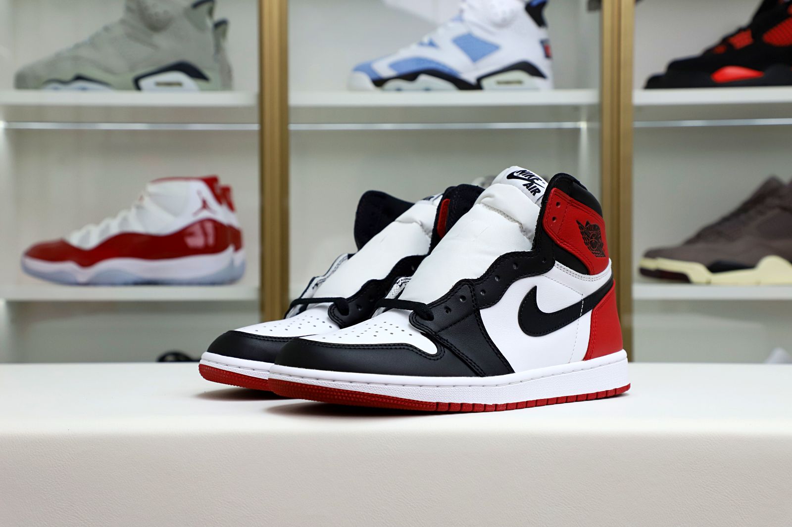 Air Jordan 1 Retro Black Toe (2016) - finekick.vip