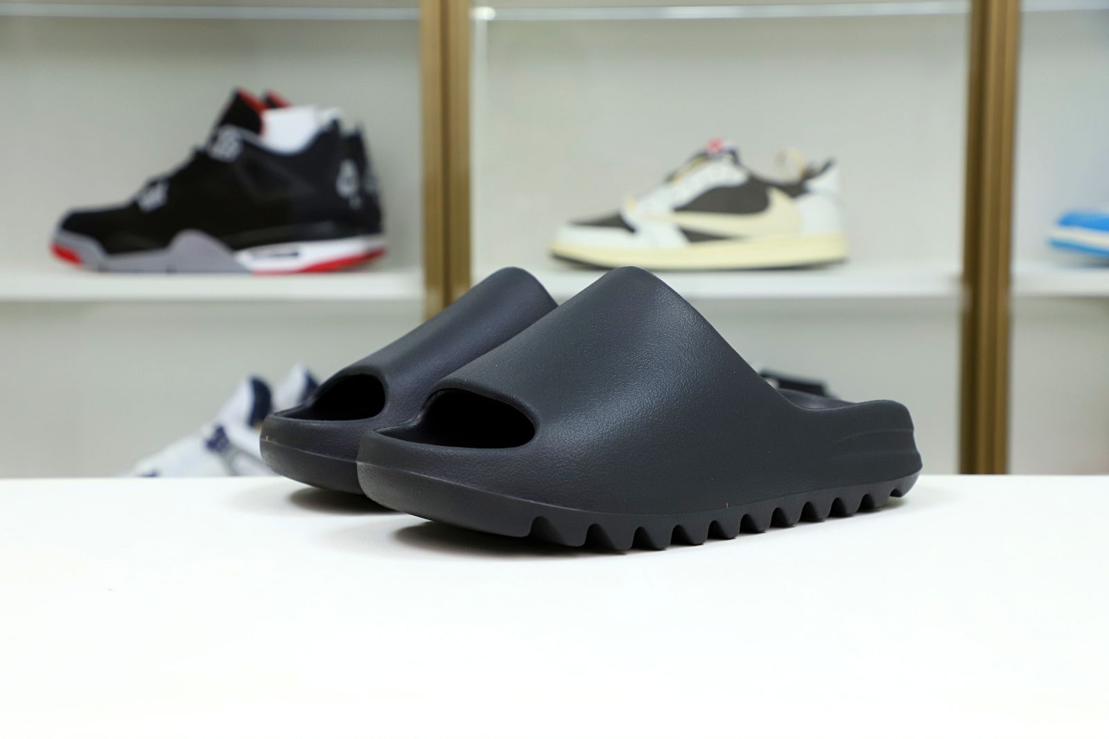 YEEZY SLIDE ONYX - finekick.vip