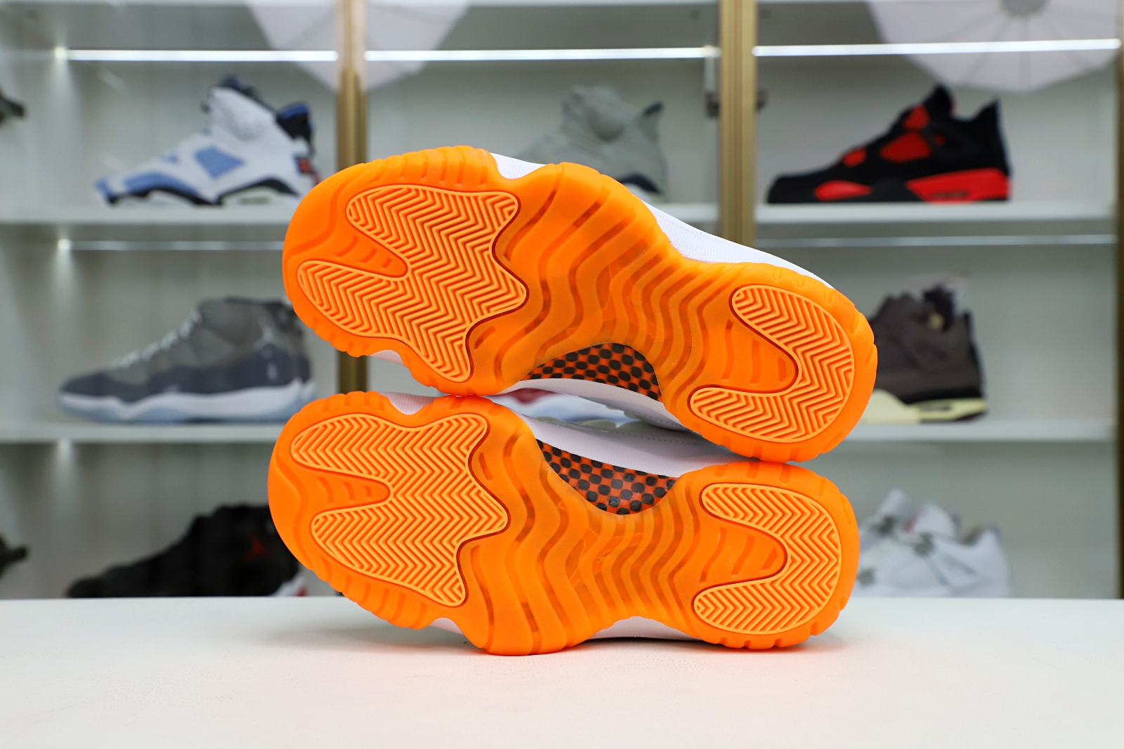 WMNS AIR JORDAN 11 RETRO LOW 'BRIGHT CITRUS' - finekick.vip