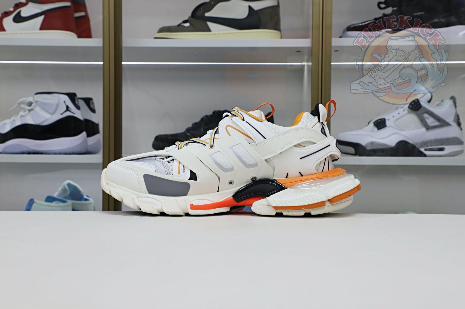 Balenciaga BLGA  Track(LED) - finekick.vip
