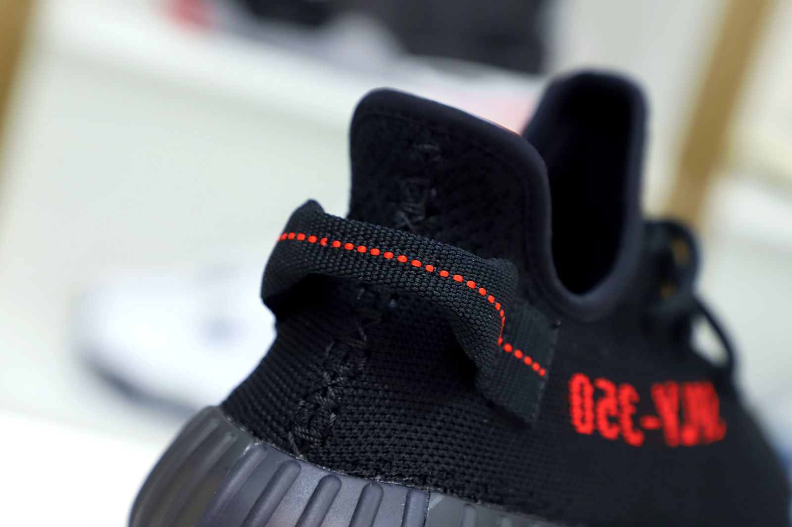 YEEZY BOOST 350 V2 'BRED' - finekick.vip