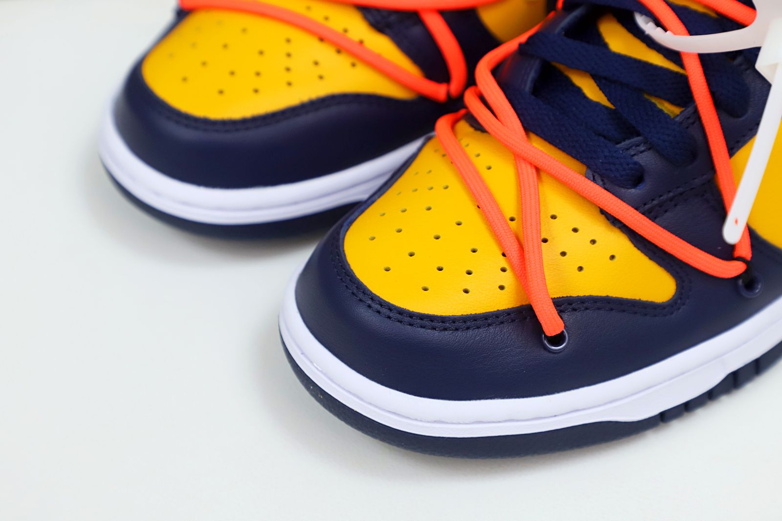 OFF-WHITE X DUNK LOW 'UNIVERSITY GOLD' - finekick.vip