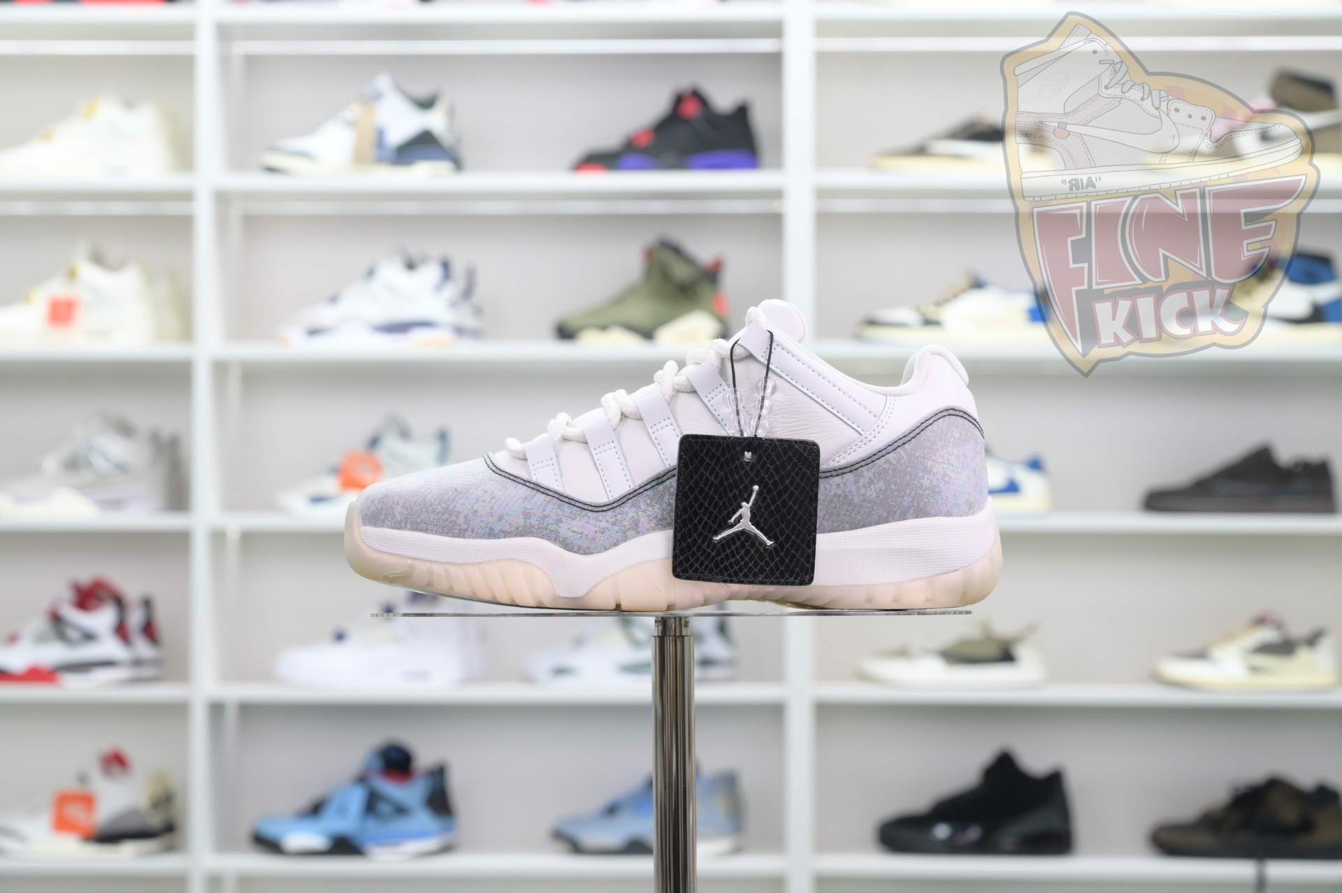 Air Jordan 11 Low  CNY - finekick.vip