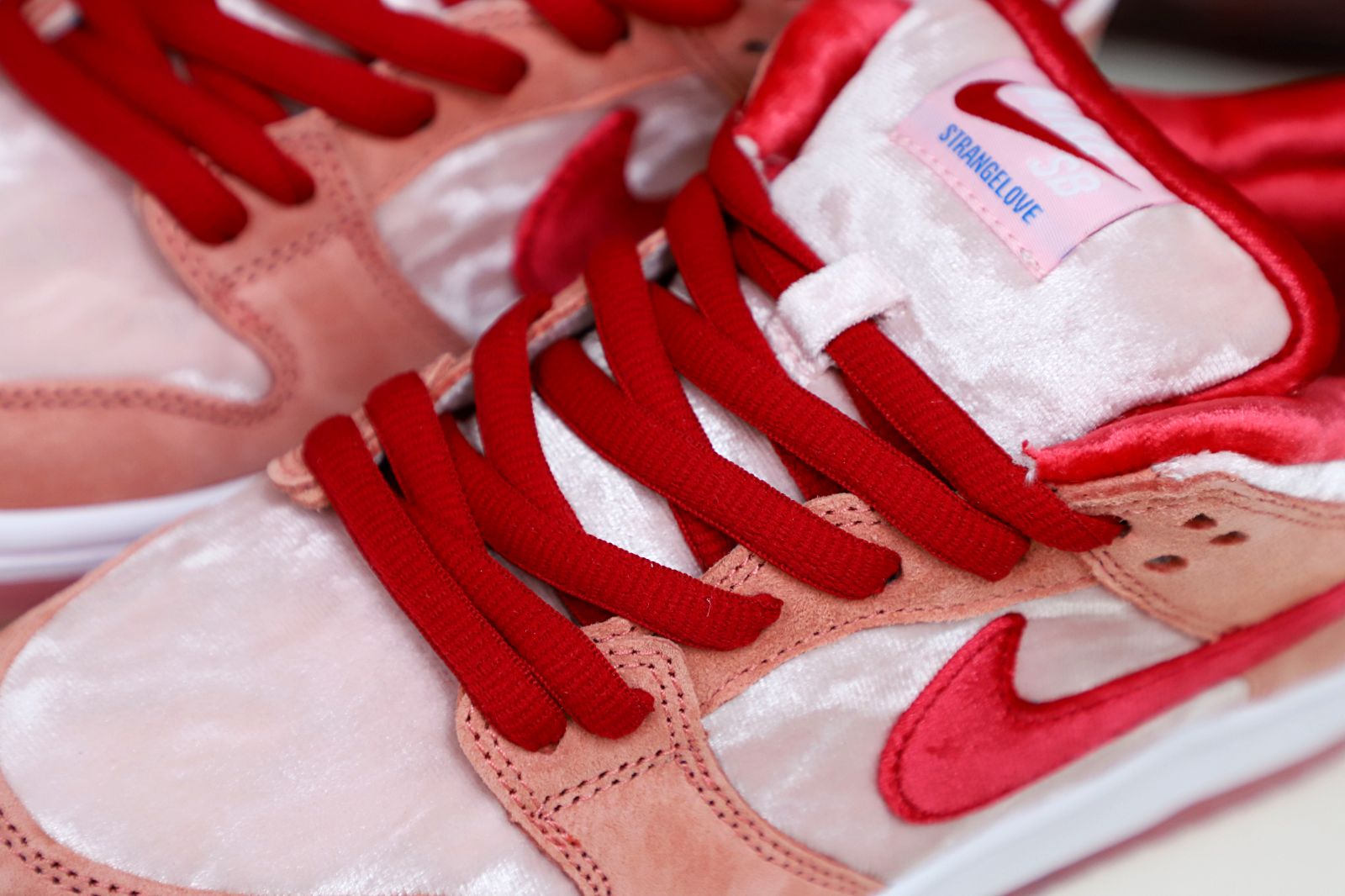 STRANGELOVE X DUNK LOW SB 'VALENTINE'S DAY' - finekick.vip