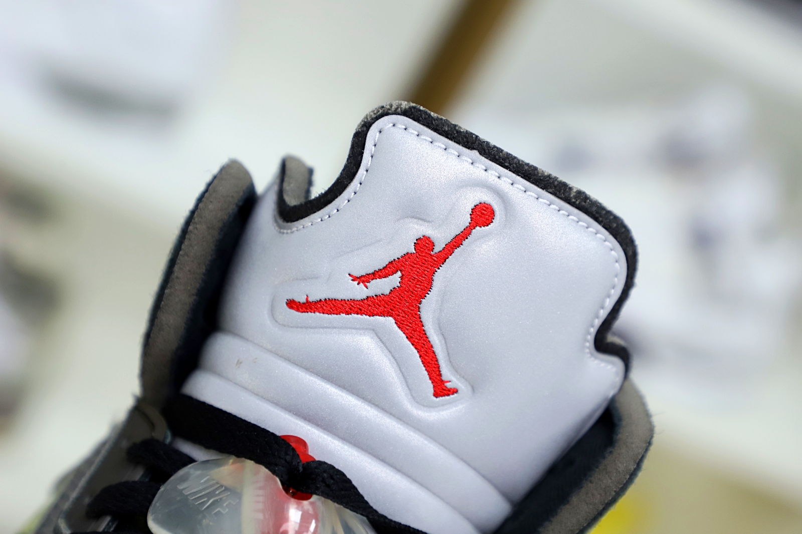 OFF-WHITE X AIR JORDAN 5 RETRO SP 'MUSLIN' - finekick.vip