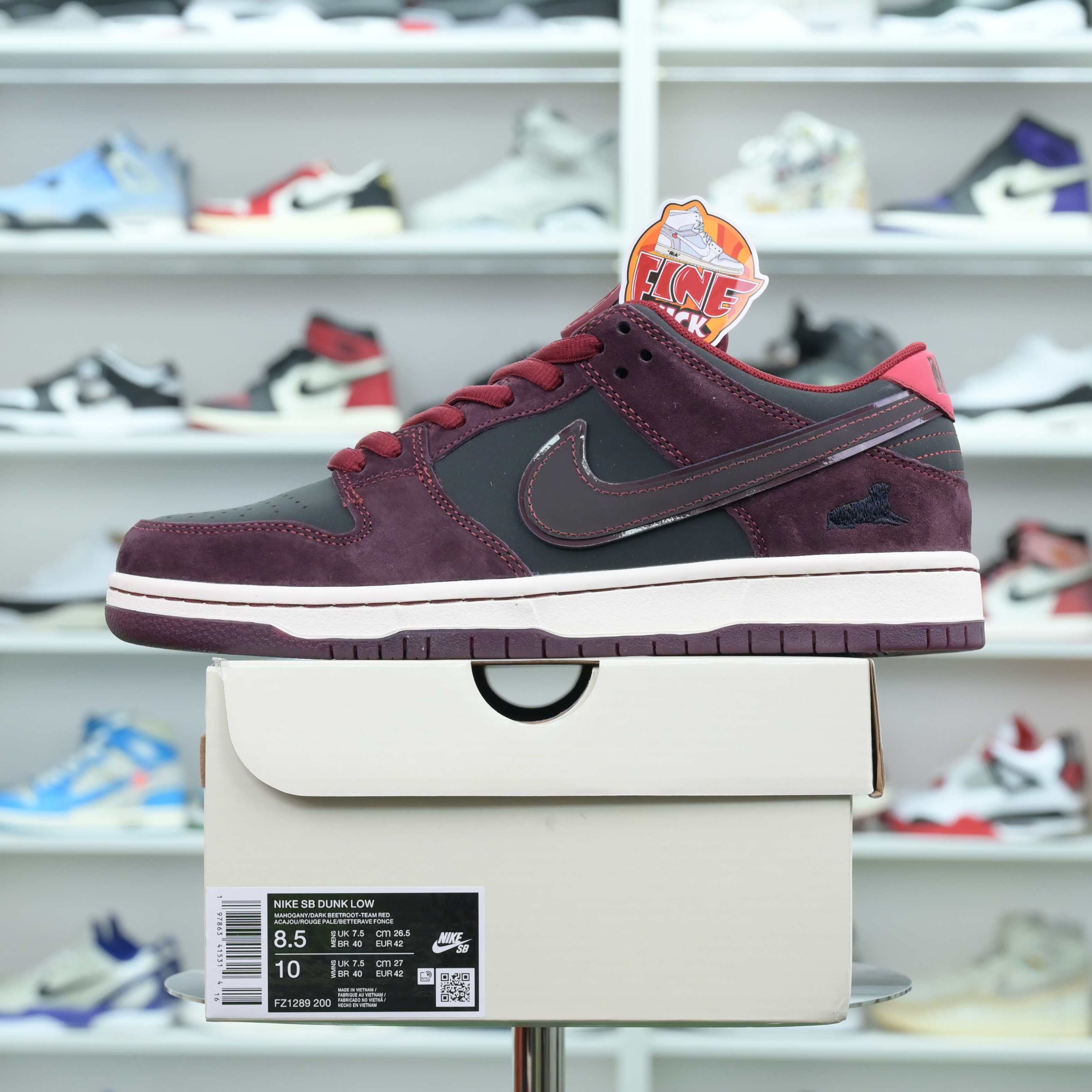 RIOT Skateshop x Nike SB Dunk Low - finekick.vip