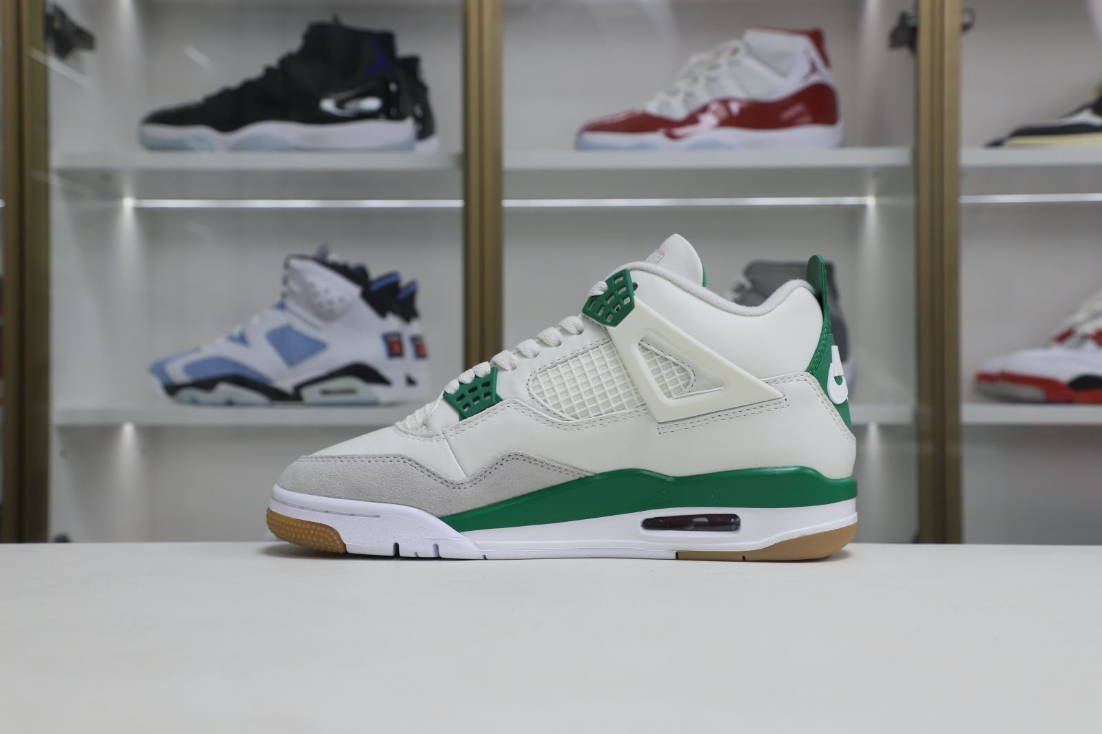 NIKE SB X AIR JORDAN 4 RETRO 'PINE GREEN' - finekick.vip