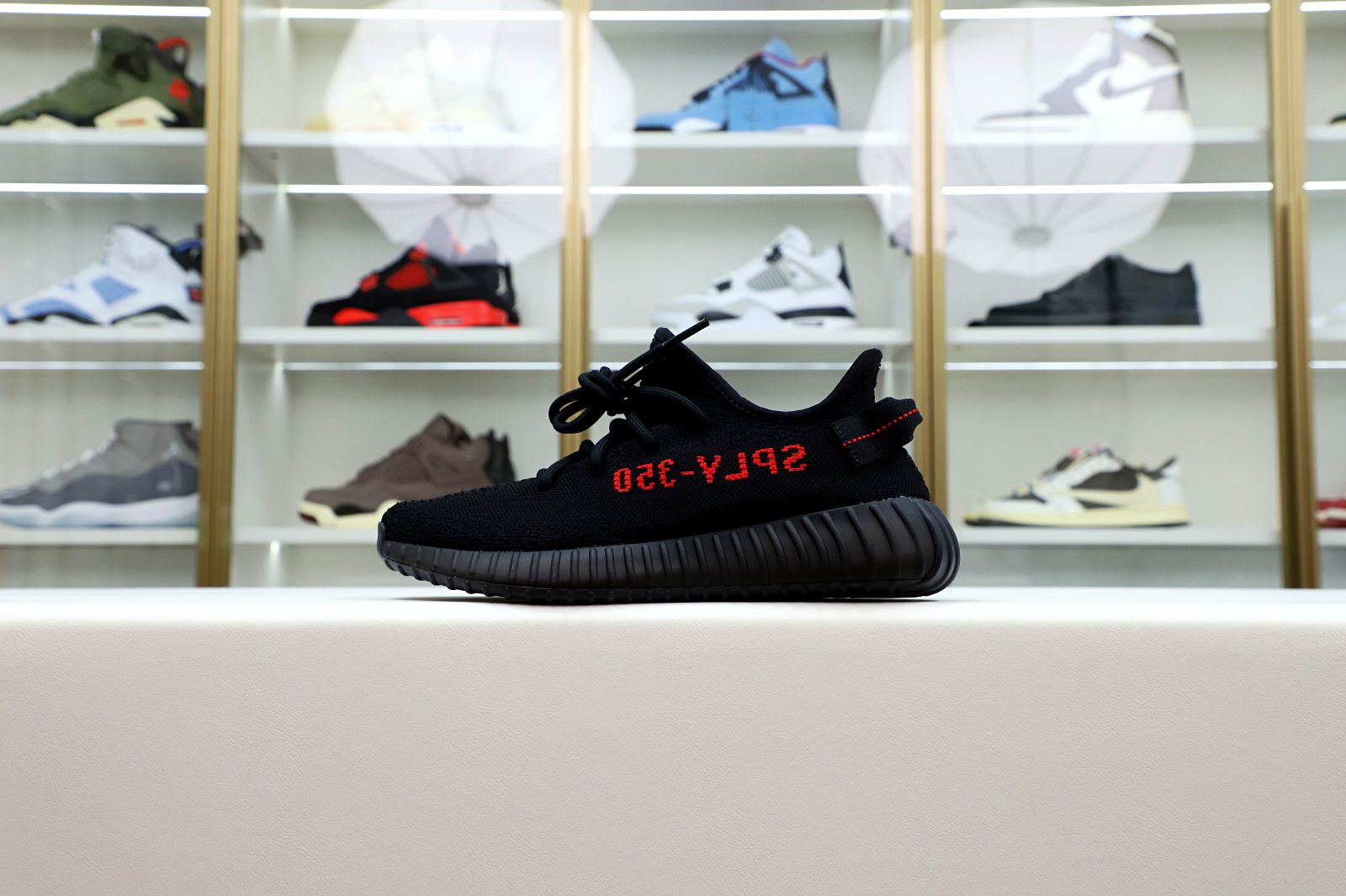 YEEZY BOOST 350 V2 'BRED' - finekick.vip