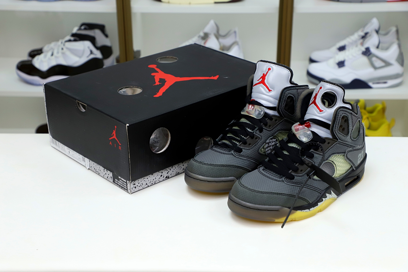 OFF-WHITE X AIR JORDAN 5 RETRO SP 'MUSLIN' - finekick.vip