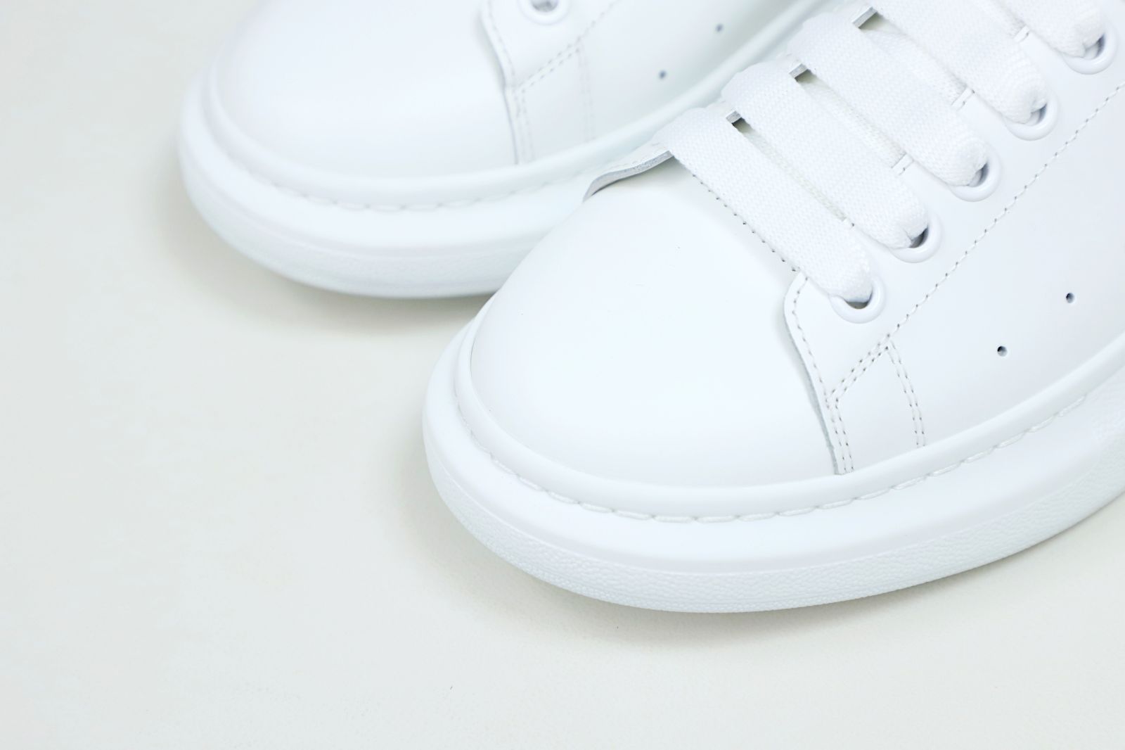ALXNDER MC MCQUEEN WHITE SMOOTH CALF LEATHER RED SUEDE - finekick.vip