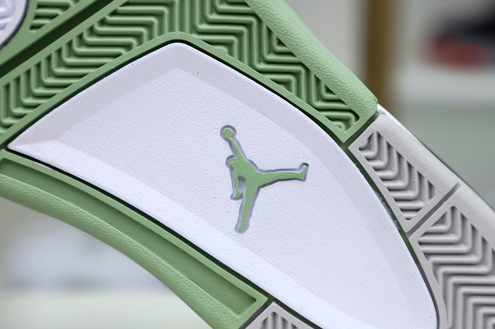 AIR JORDAN 4