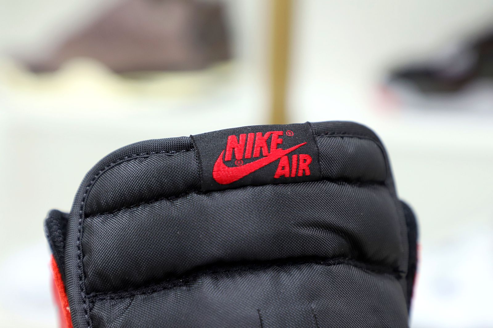 AIR JORDAN 1 RETRO HIGH OG 'BRED TOE' - finekick.vip