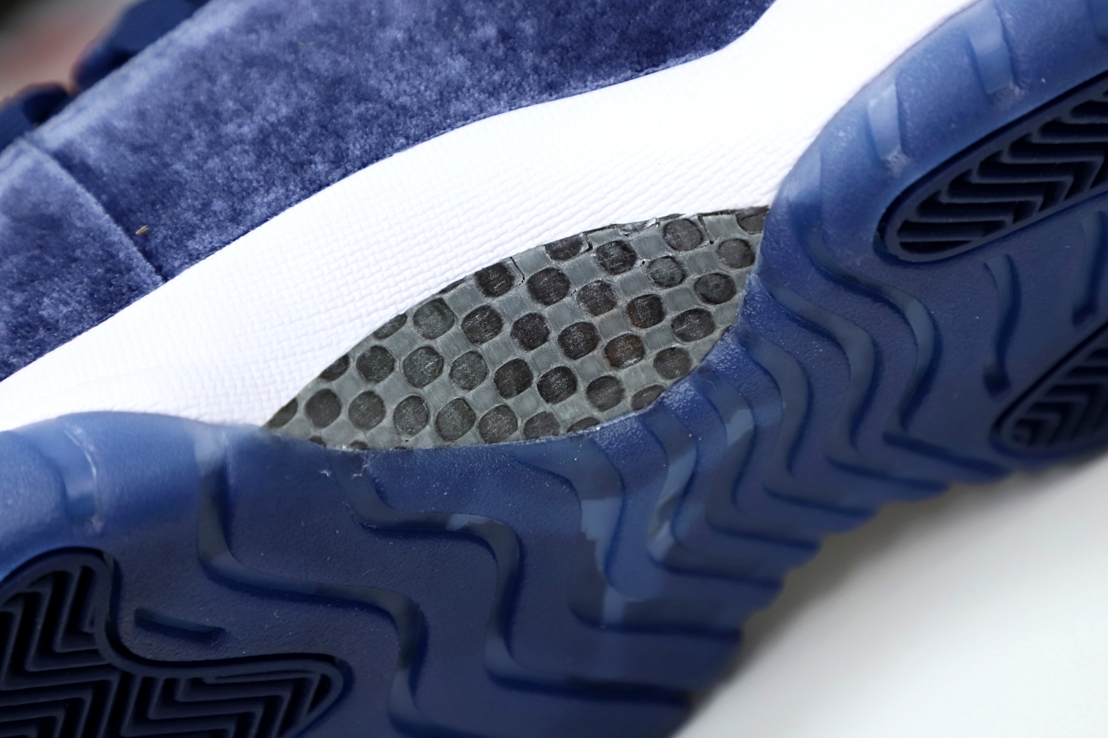 AIR JORDAN 11 RETRO MIDNIGHT NAVY - finekick.vip
