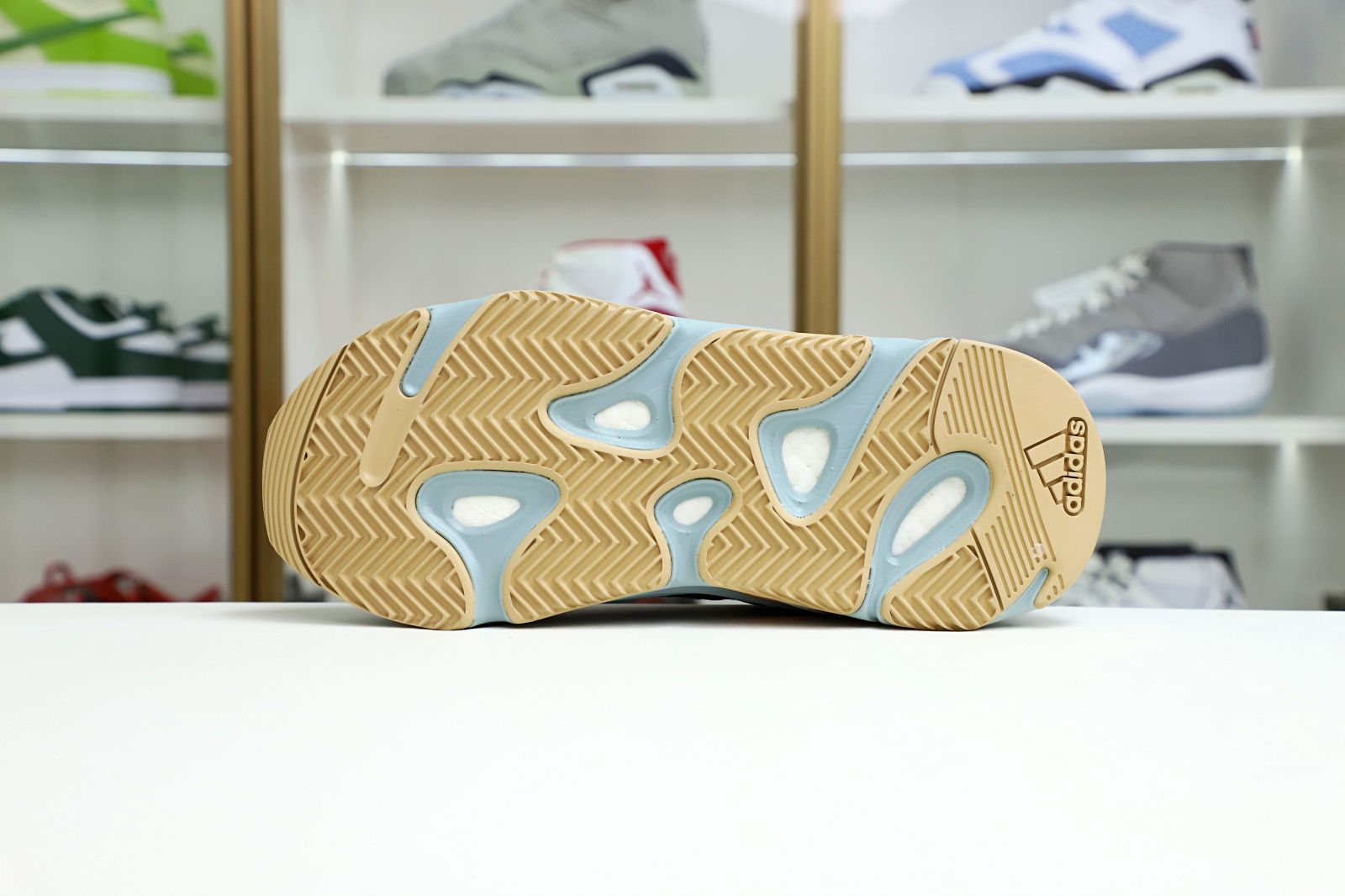 YEEZY BOOST 700 'CARBON BLUE' - finekick.vip
