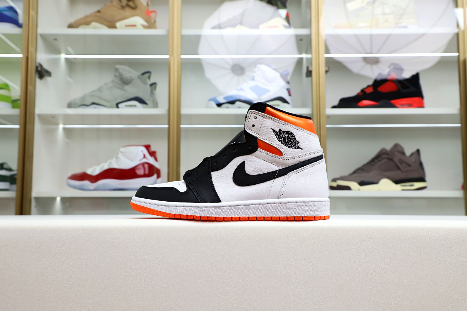 Air Jordan 1 Retro High OG Electro Orange' - finekick.vip