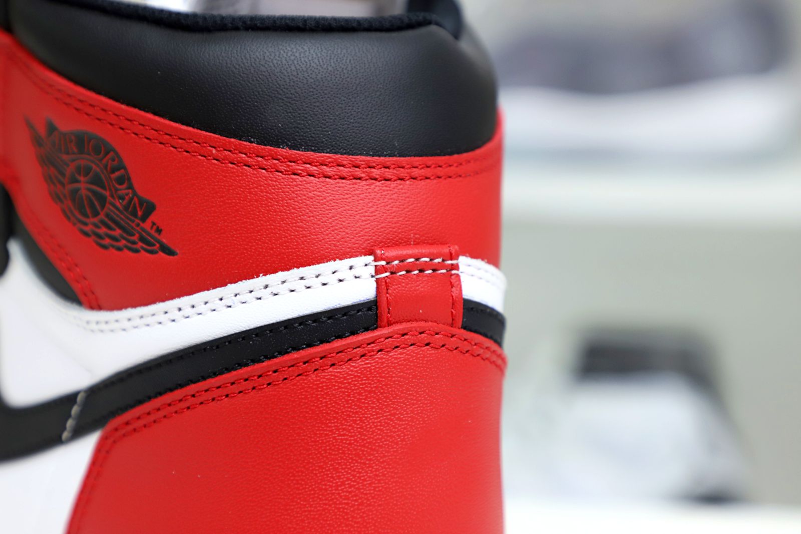Air Jordan 1 Retro Black Toe (2016) - finekick.vip