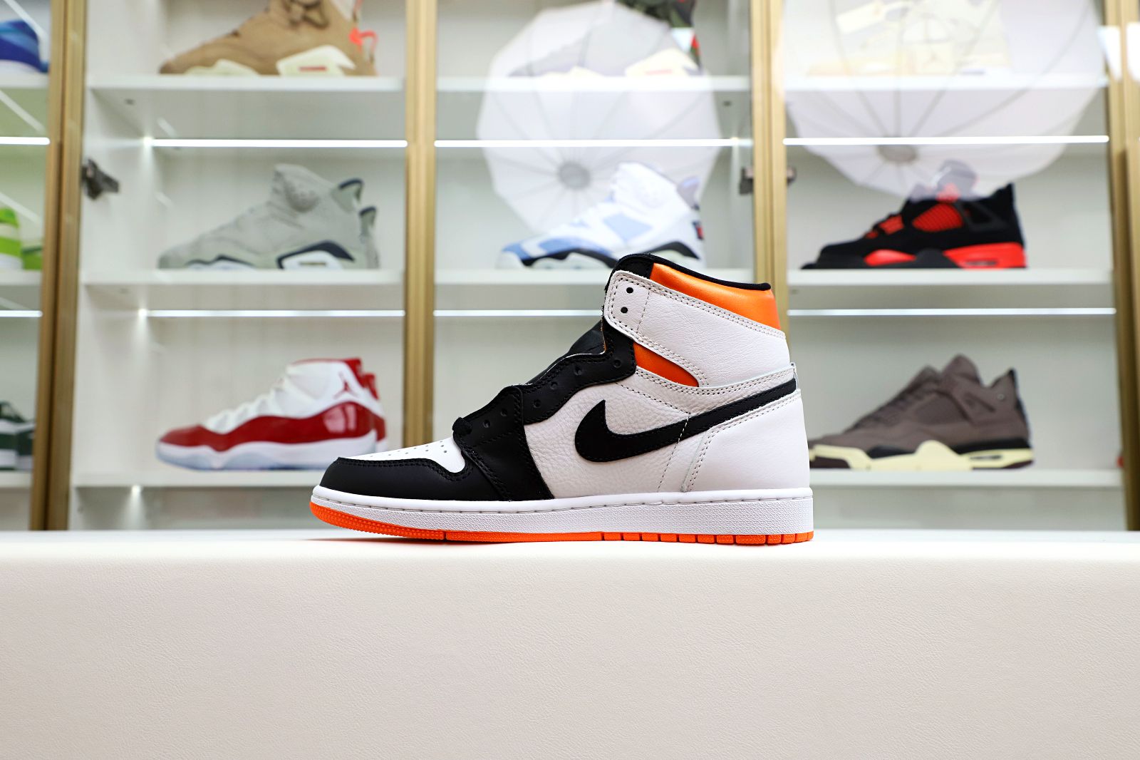 Air Jordan 1 Retro High OG Electro Orange' - finekick.vip