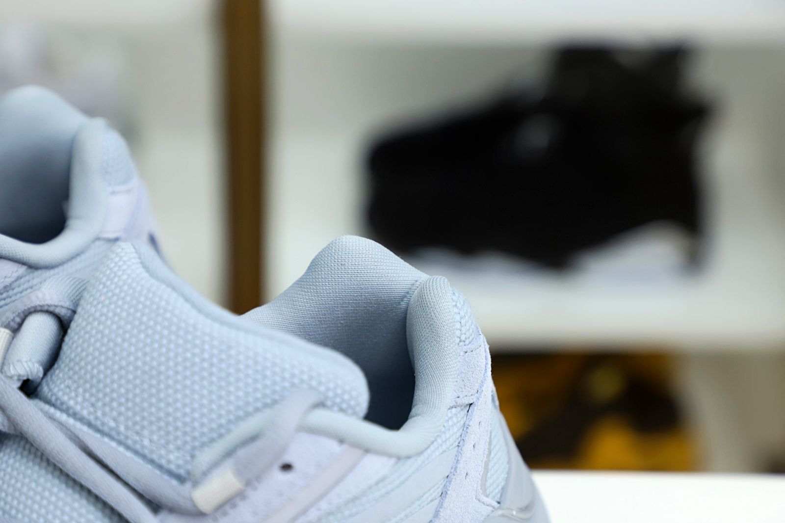 Yeezy boost 700 v2 hospita blue - finekick.vip