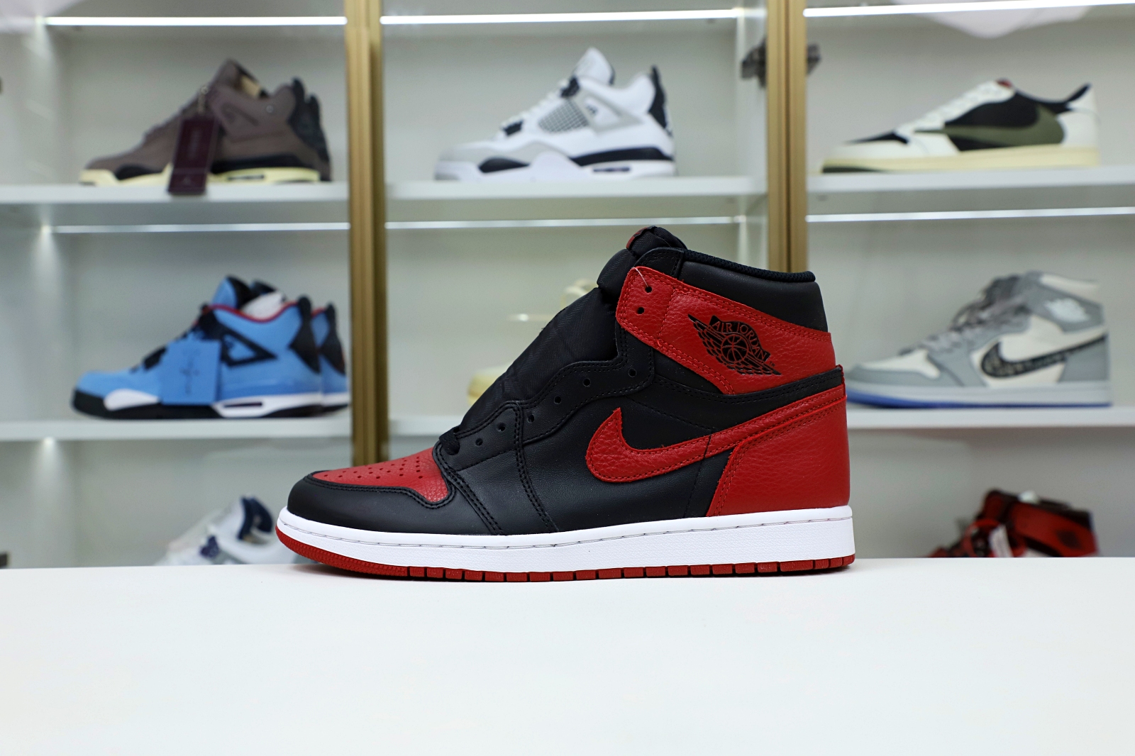 AIR JORDAN 1 RETRO HIGH OG 'BRED' - finekick.vip