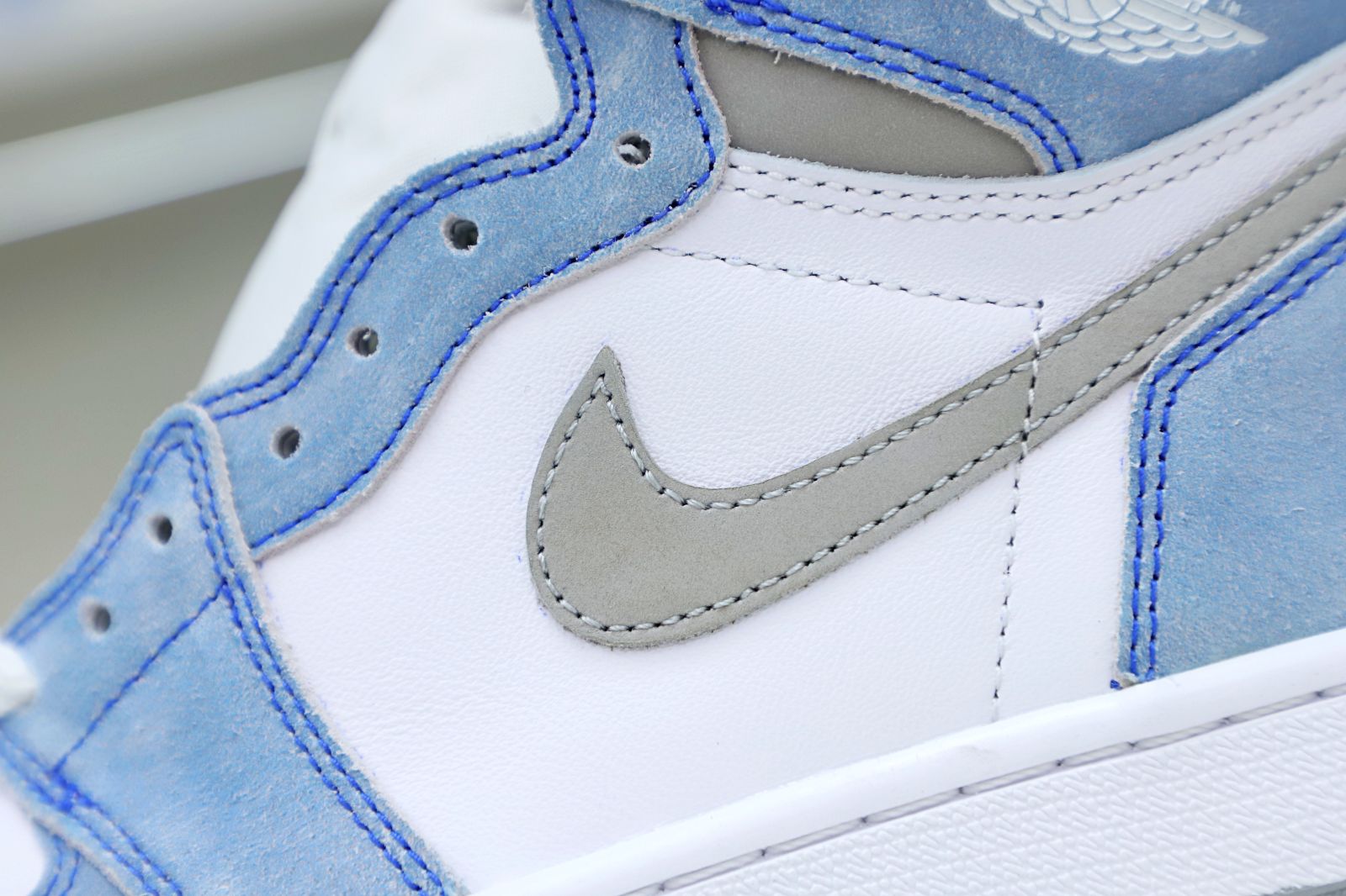 AIR JORDAN 1 RETRO HIGH OG 'HYPER ROYAL' - finekick.vip