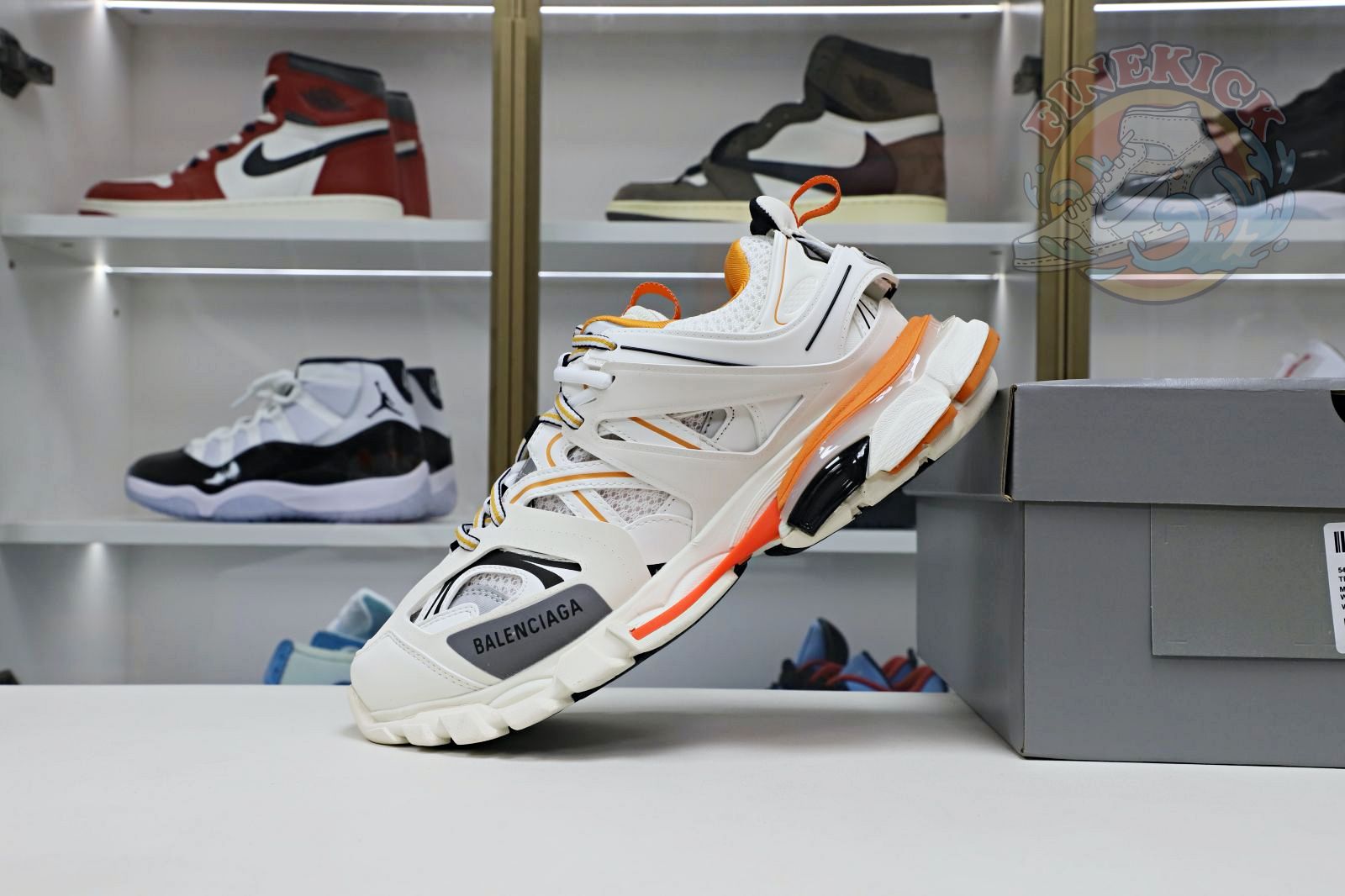 Balenciaga BLGA  Track(LED) - finekick.vip