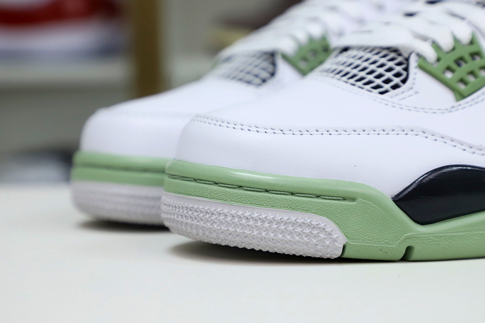 AIR JORDAN 4