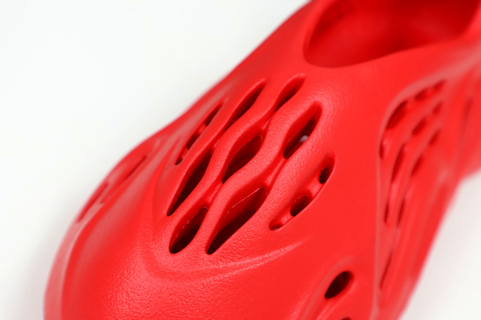 YEEZY FOAM RUNNER 'VERMILION' - finekick.vip