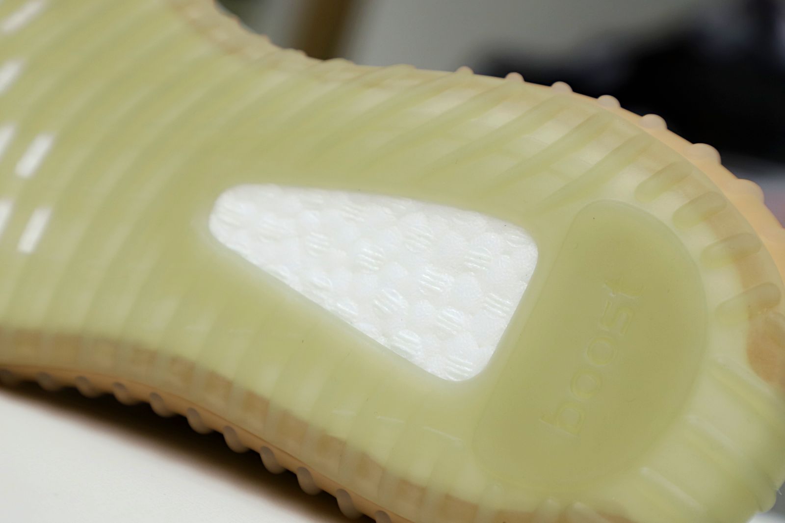 YEEZY BOOST 350 V2 'TRUE FORM' - finekick.vip