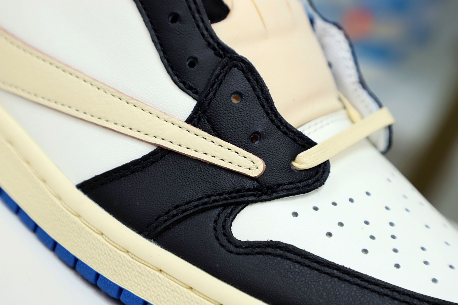 FRAGMENT DESIGN X TRAVIS SCOTT X AIR JORDAN 1 LOW - finekick.vip