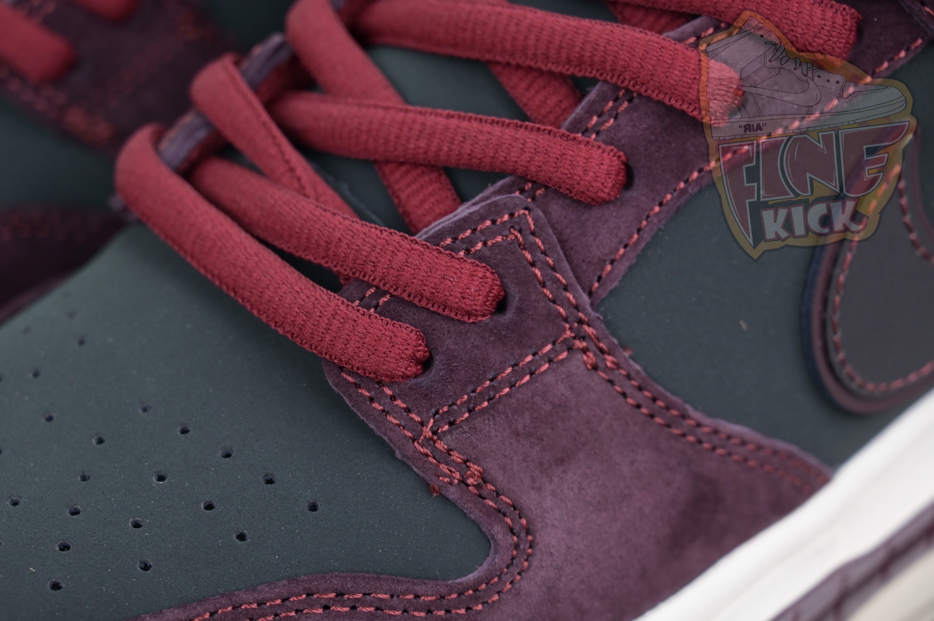 RIOT Skateshop x Nike SB Dunk Low - finekick.vip