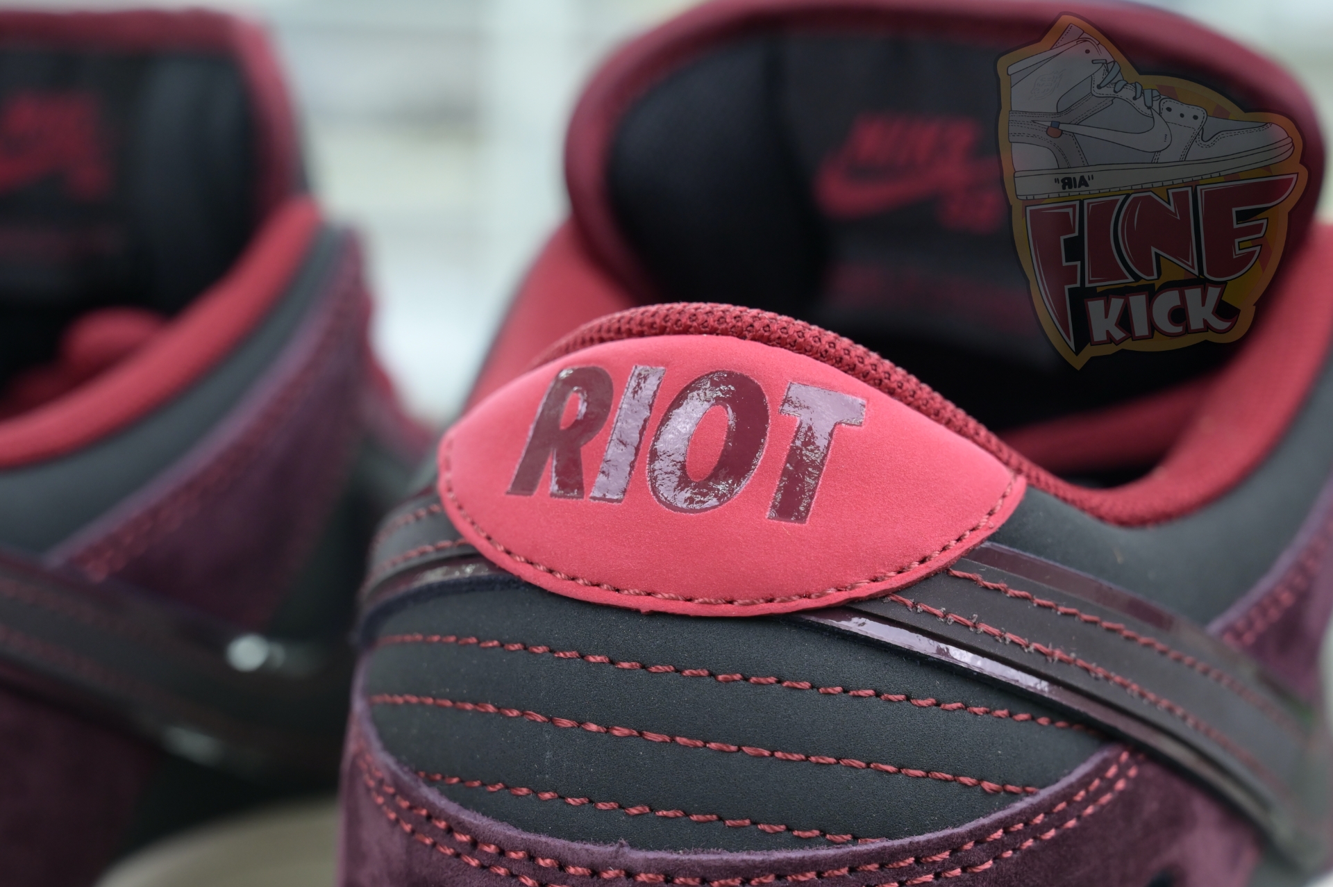 RIOT Skateshop x Nike SB Dunk Low - finekick.vip