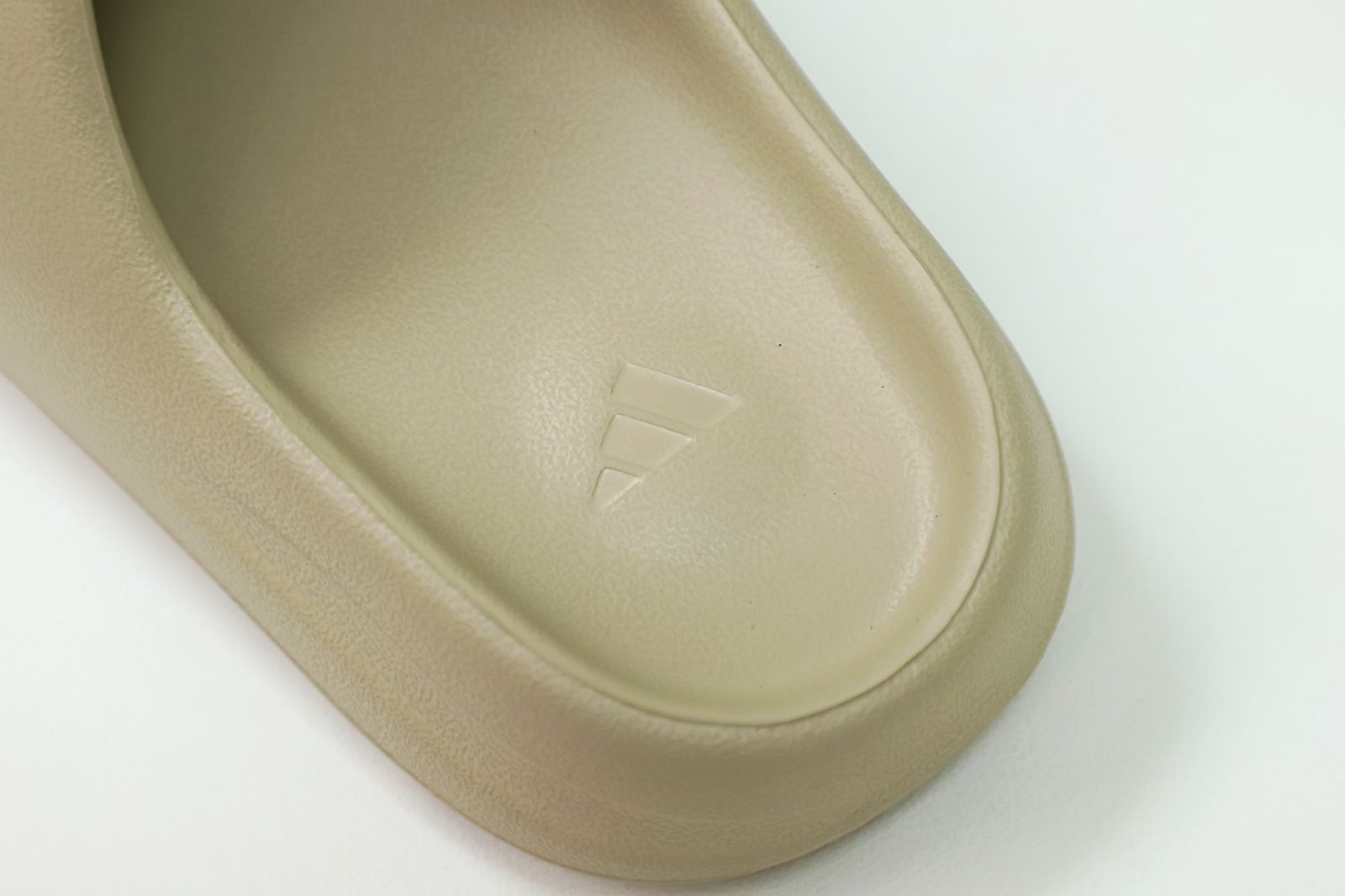 YEEZY SLIDES GW1934 - finekick.vip