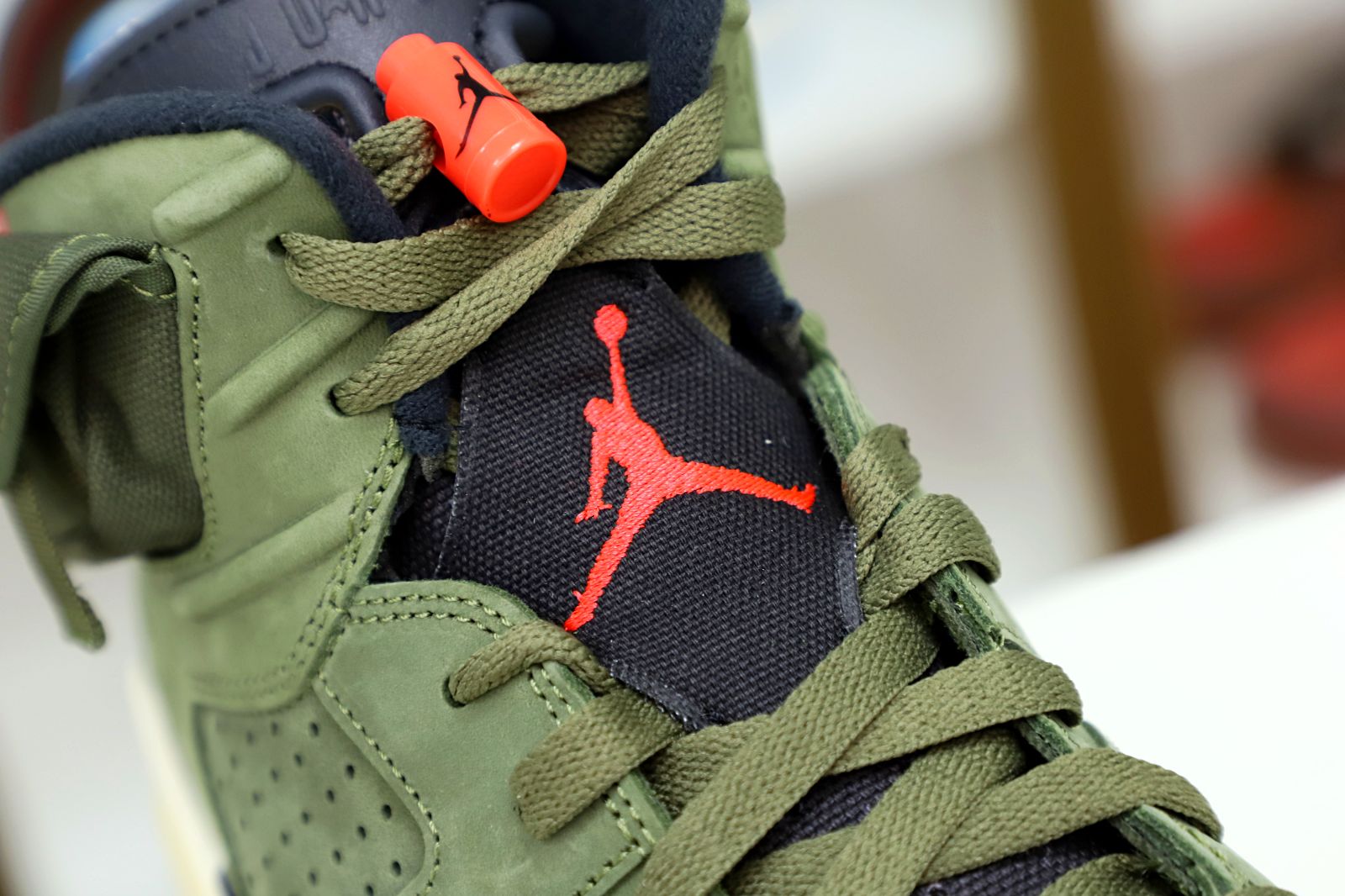 TRAVIS SCOTT X AIR JORDAN 6 RETRO 'OLIVE' - finekick.vip