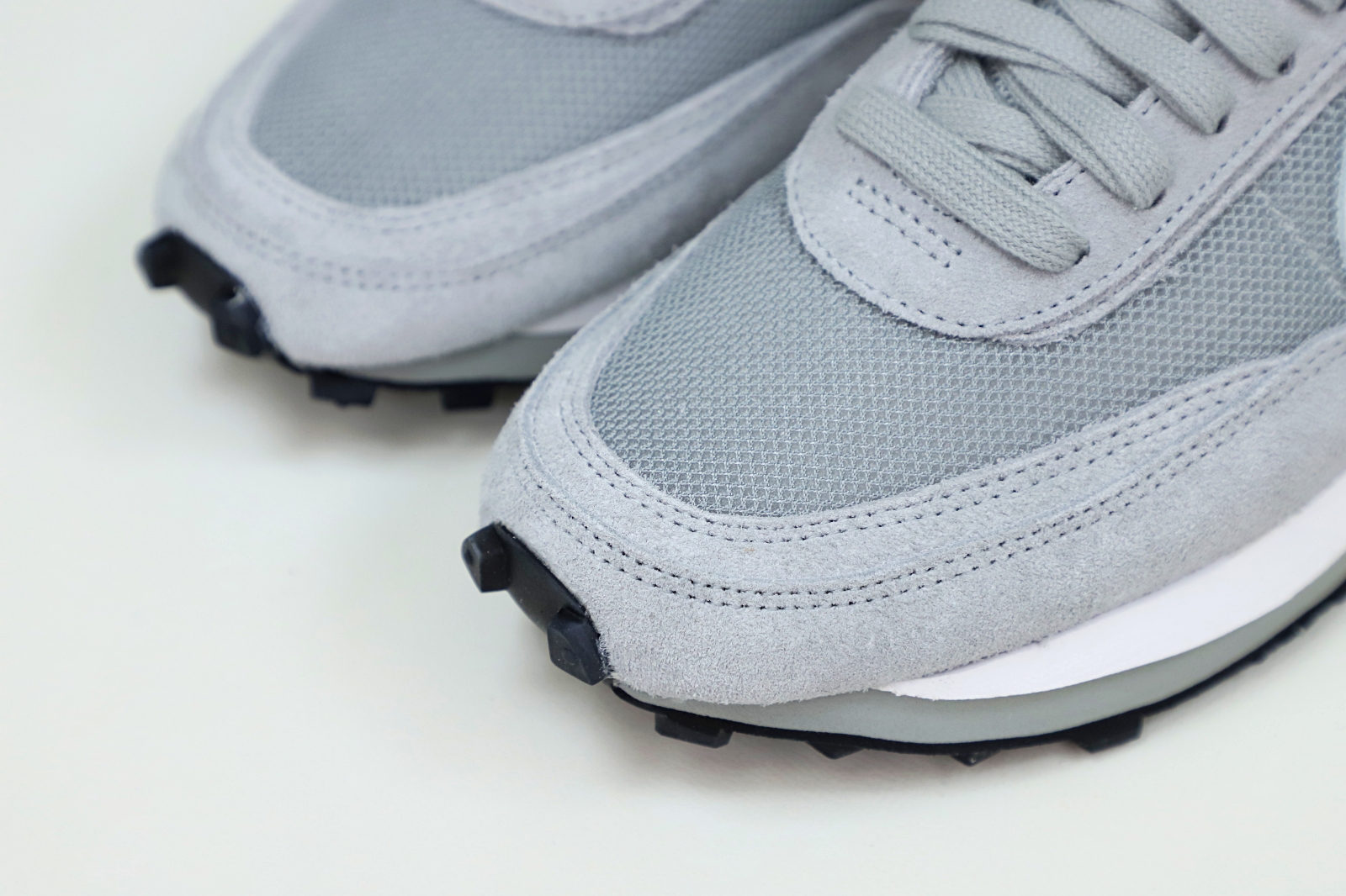 FRAGMENT DESIGN X SACAI X LDV WAFFLE 'LIGHT SMOKE GREY' - finekick.vip