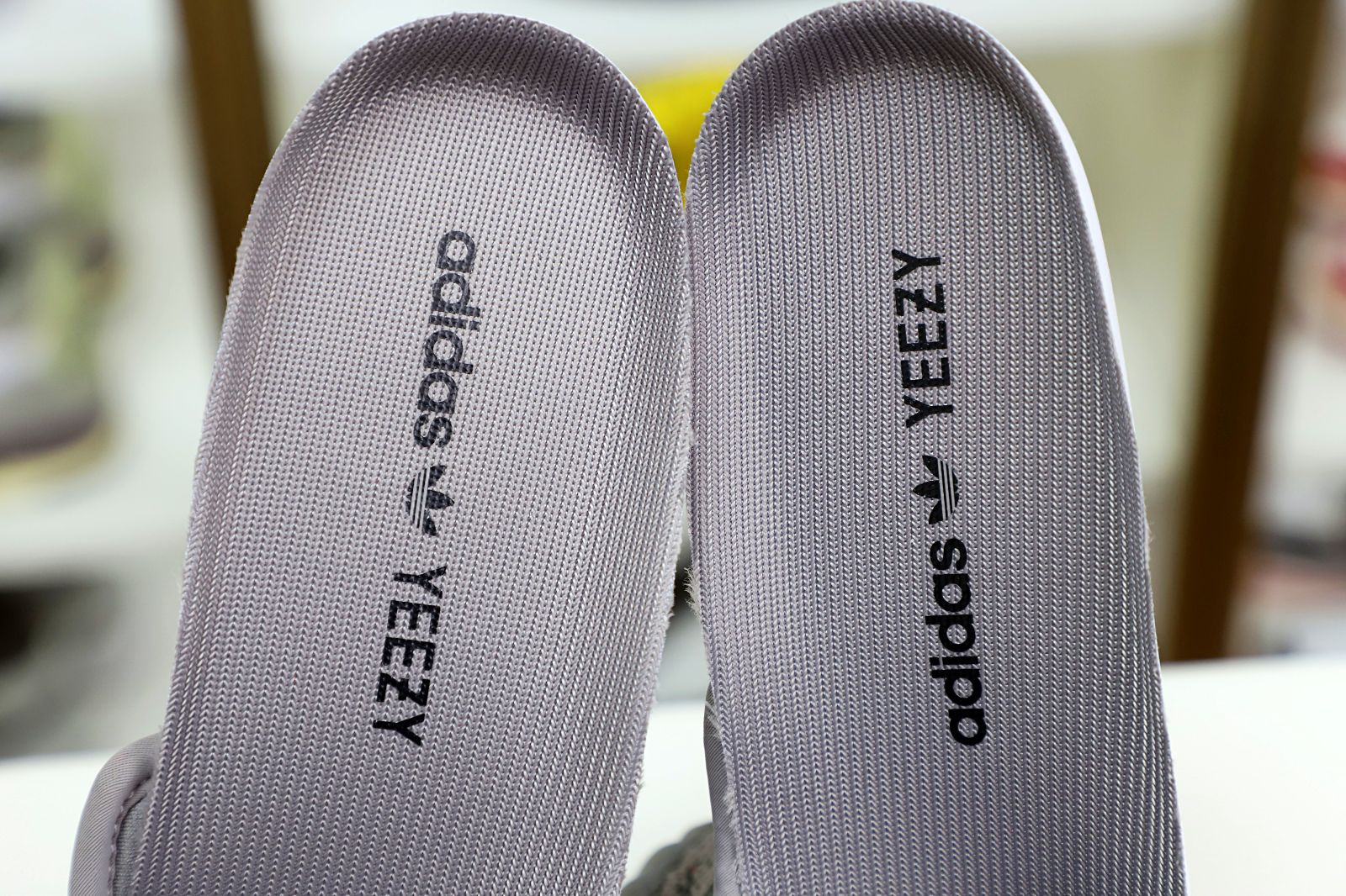 YEEZY BOOST 350 V2 'BELUGA' - finekick.vip