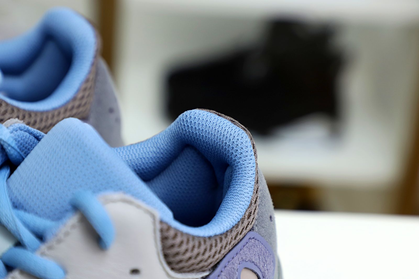 YEEZY BOOST 700 'CARBON BLUE' - finekick.vip