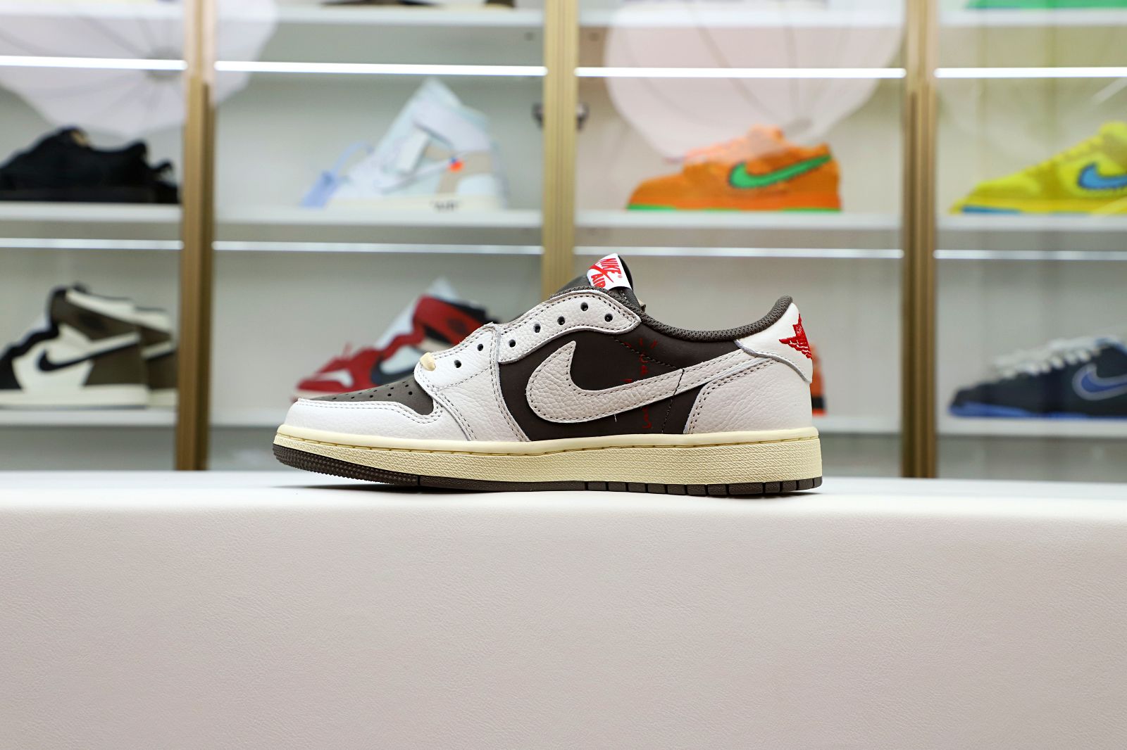 TRAVIS SCOTT X AIR JORDAN 1 LOW OG REVERSE MOCHA - finekick.vip